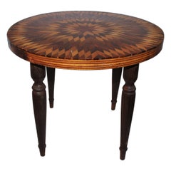 Tavolino intarsiato in stile Folk Art con stella