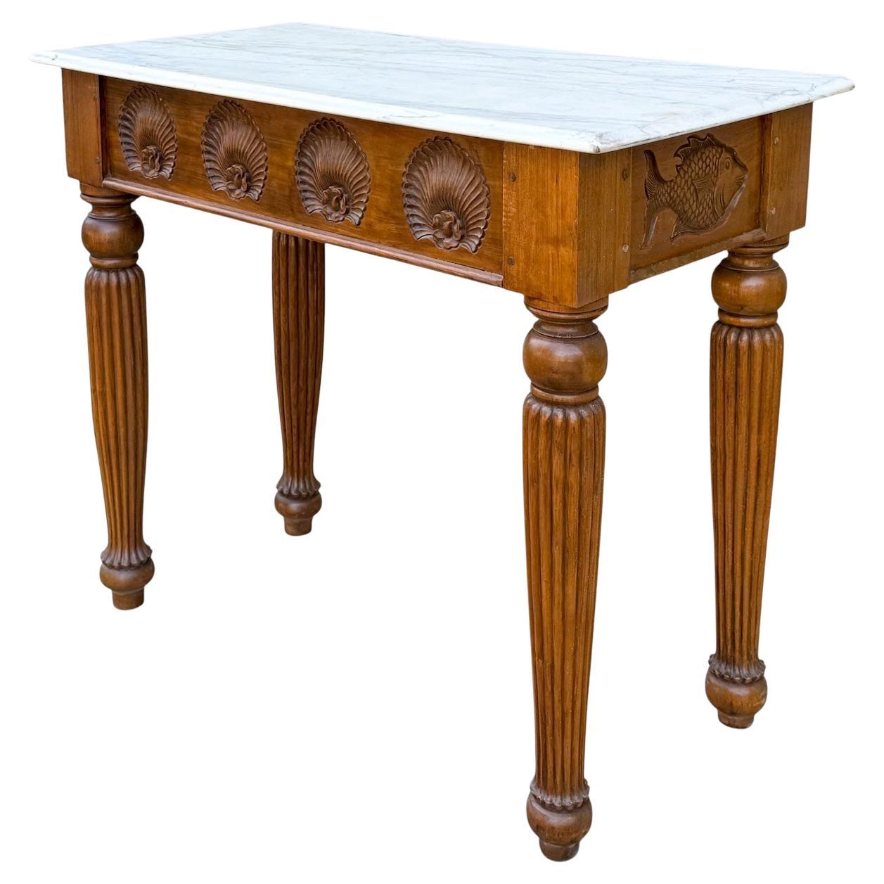 Folk Art inspiriert geschnitzt Nussbaum Fisch & Shell Motiv Konsolentisch W / Marmorplatte im Angebot