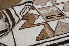 Folk Art Ivory and Brown Medallion Wool Runner 3'5''x11'3''