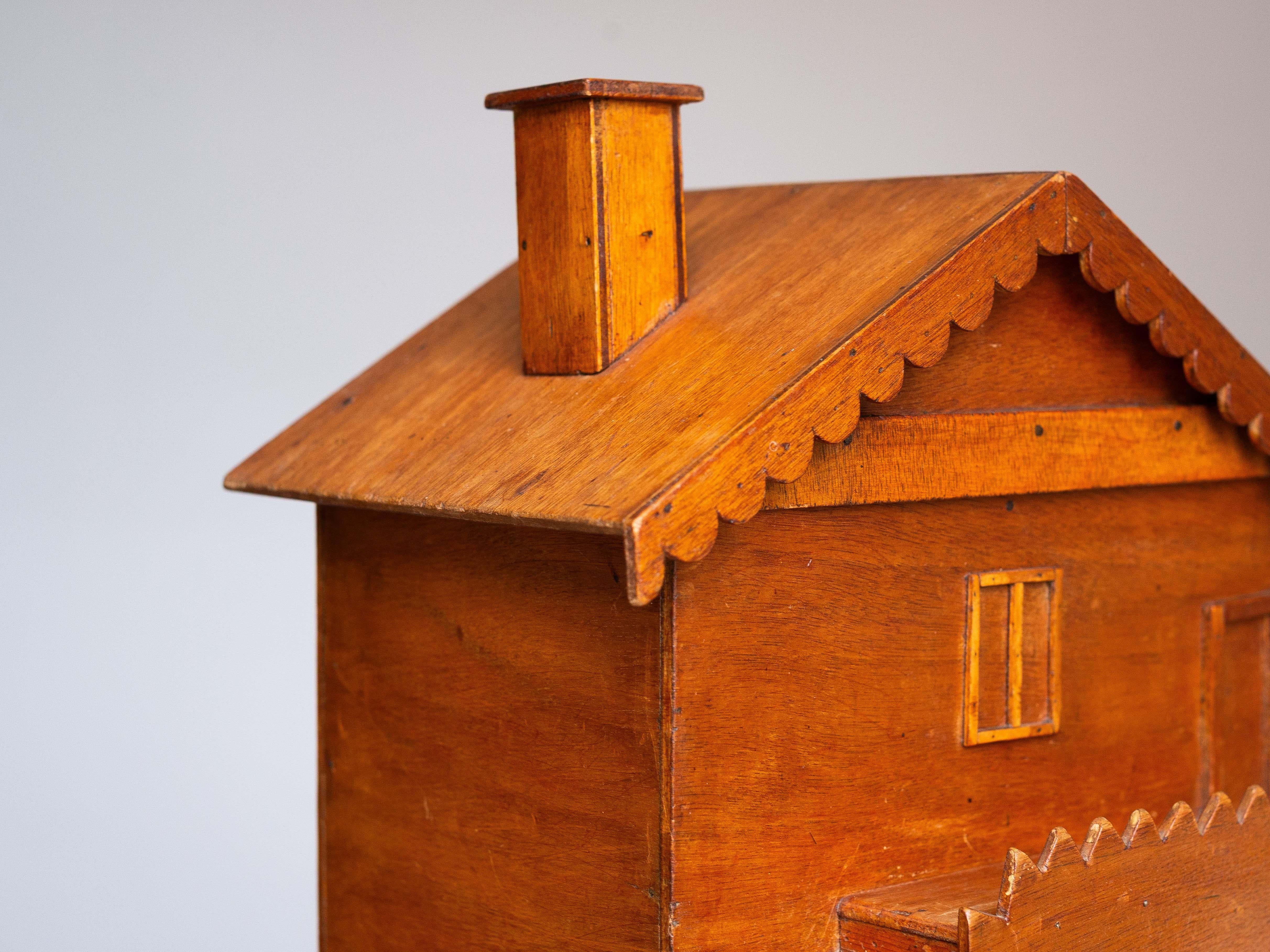 Volkskunst-Schmuckkästchen - Nähkästchen, hölzernes Hausmodell, Mitte des Jahrhunderts, Frankreich 1950er Jahre im Angebot 5