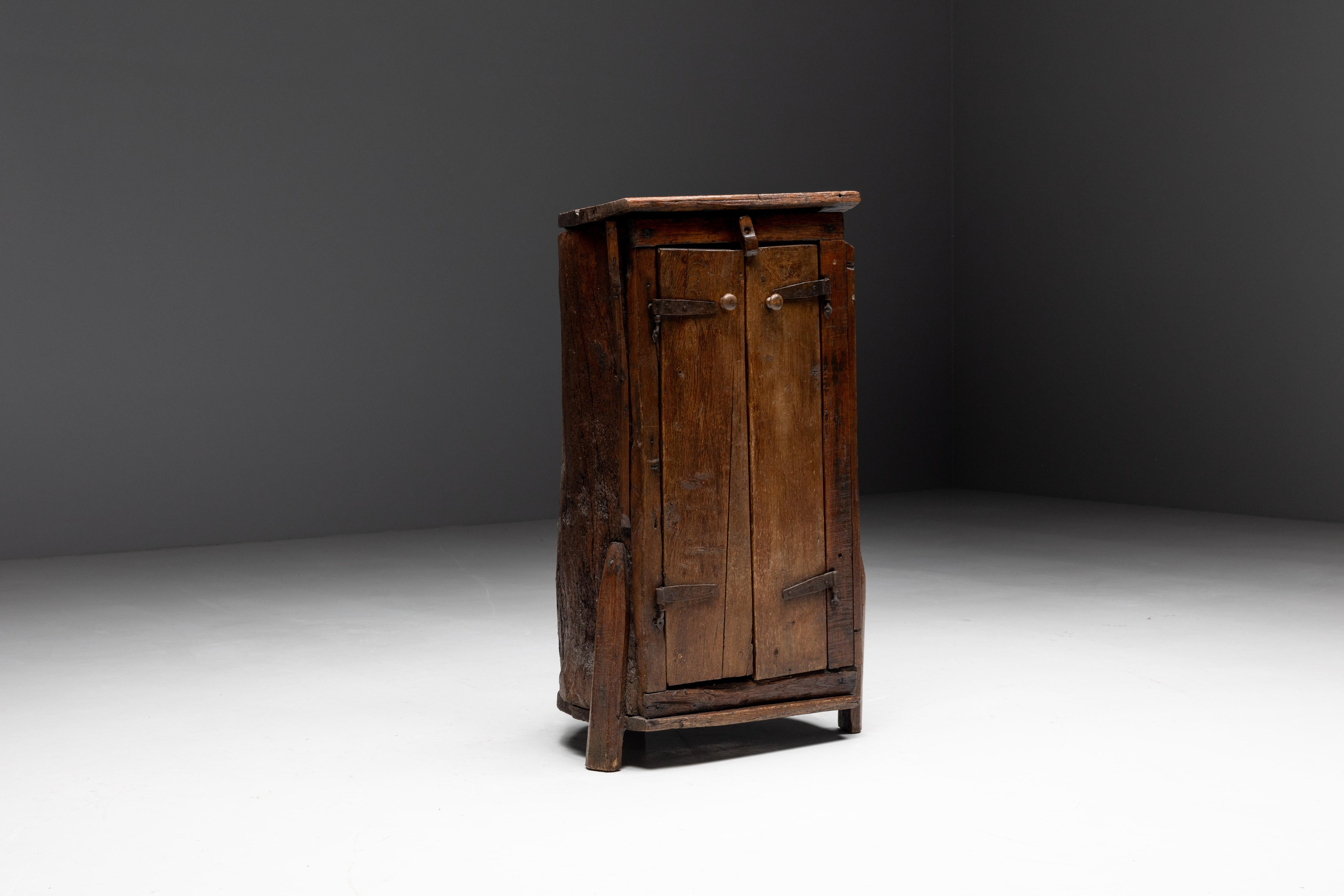 Folk Art Monoxylite Cabinet, Denmark, 19th Century In Excellent Condition For Sale In Antwerp, BE