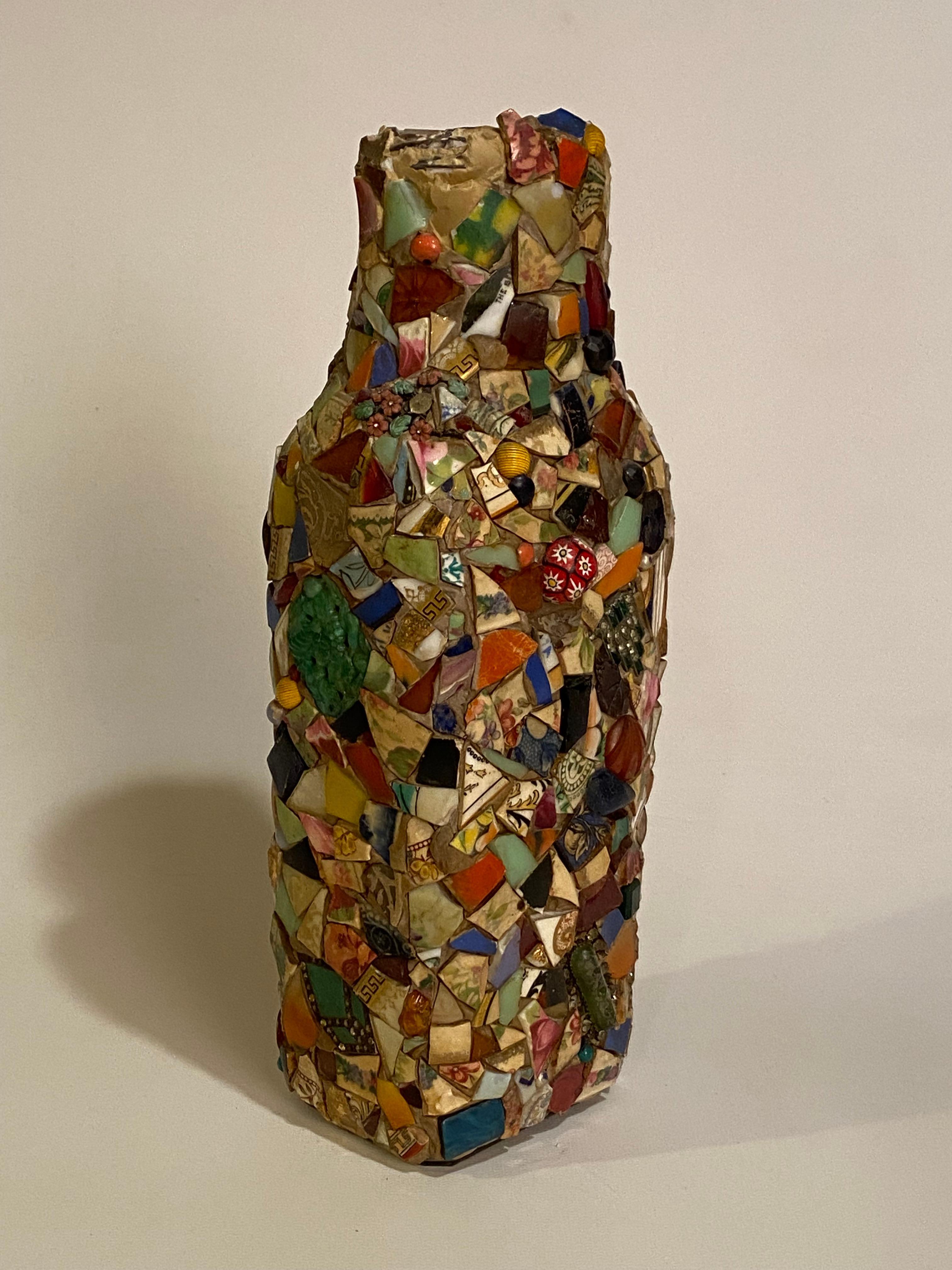 Volkskunst-Mosaik-Flasche (amerikanisch) im Angebot