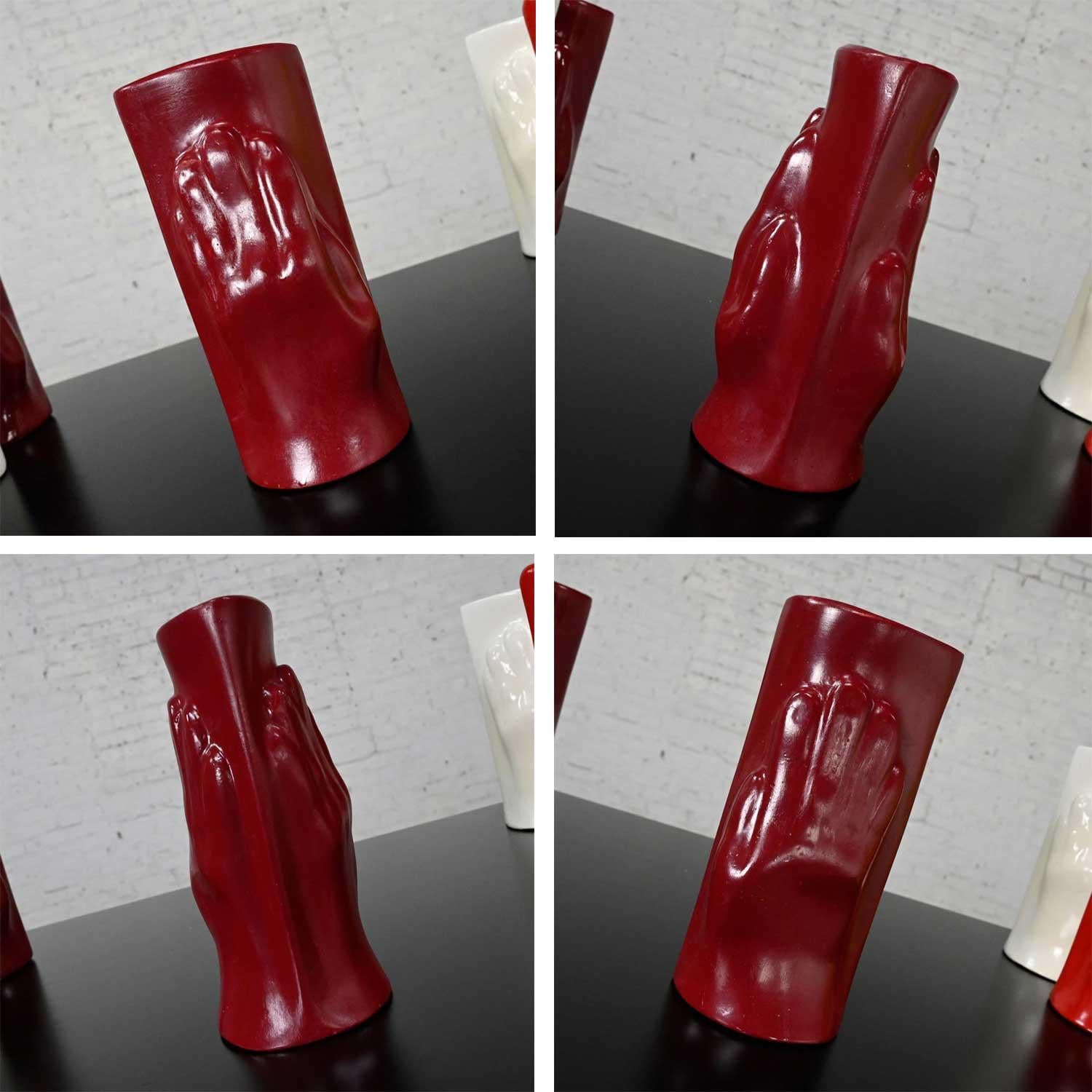 Set von 7 handgeformten Kunststoff- oder Acryl-Vasen, Volkskunst, mehrfarbig, geformt im Angebot 3