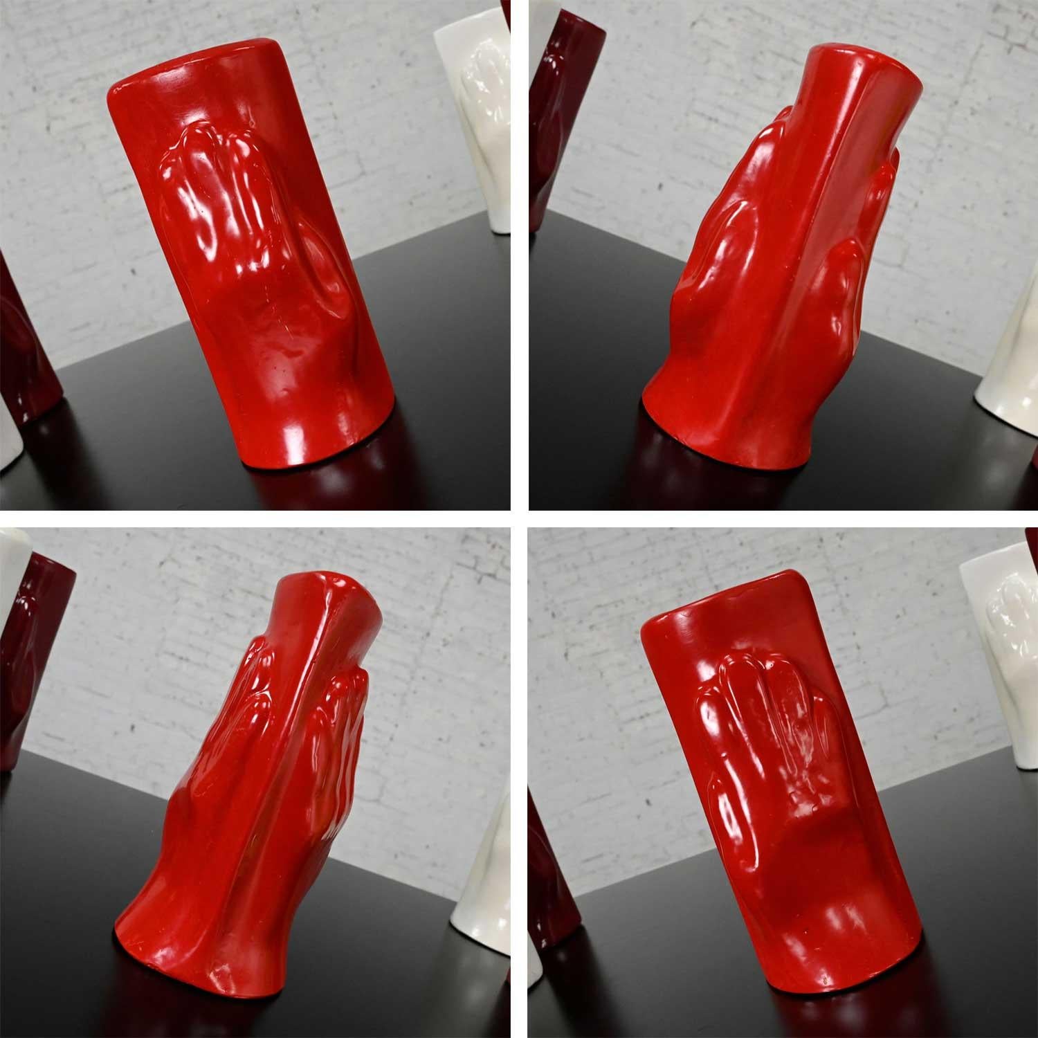 Set von 7 handgeformten Kunststoff- oder Acryl-Vasen, Volkskunst, mehrfarbig, geformt im Angebot 4