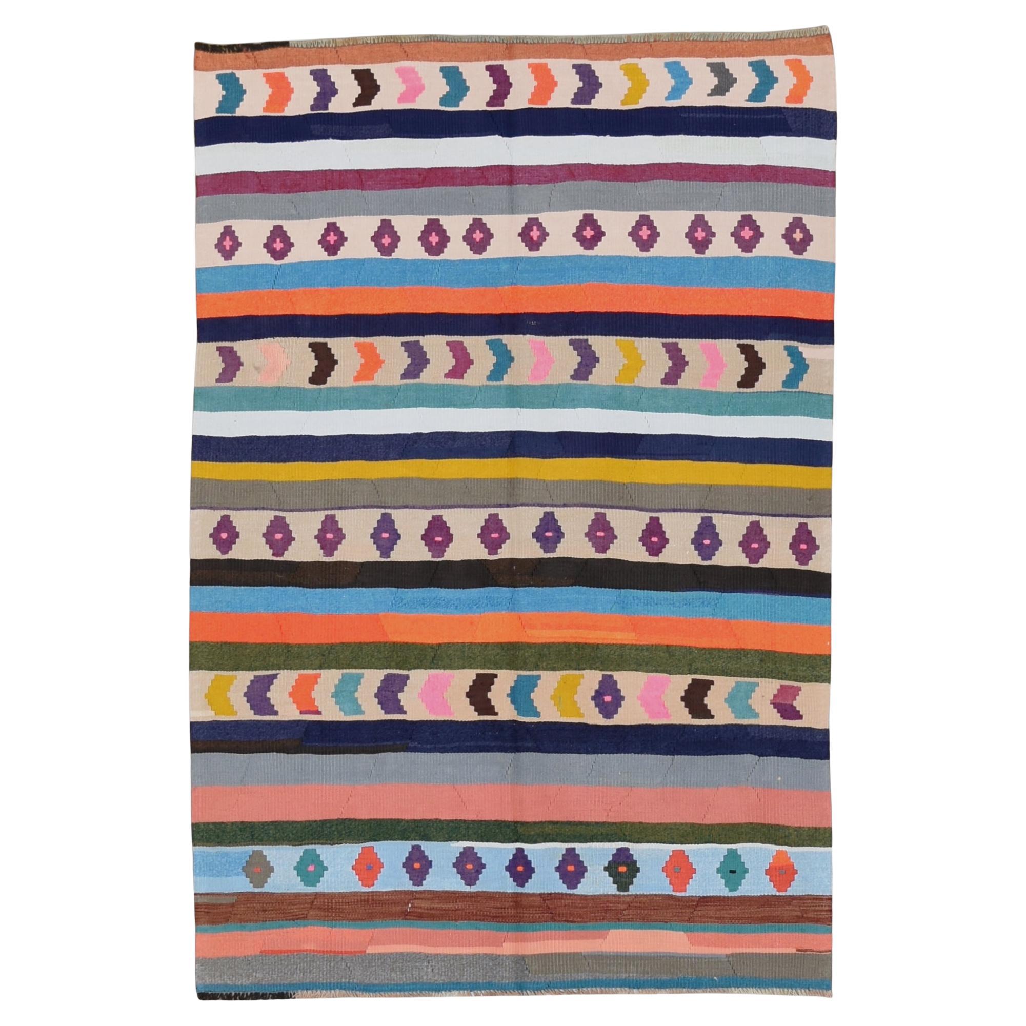 Kilim artisanal multicolore tissé à la main 4'7''x6'10''
