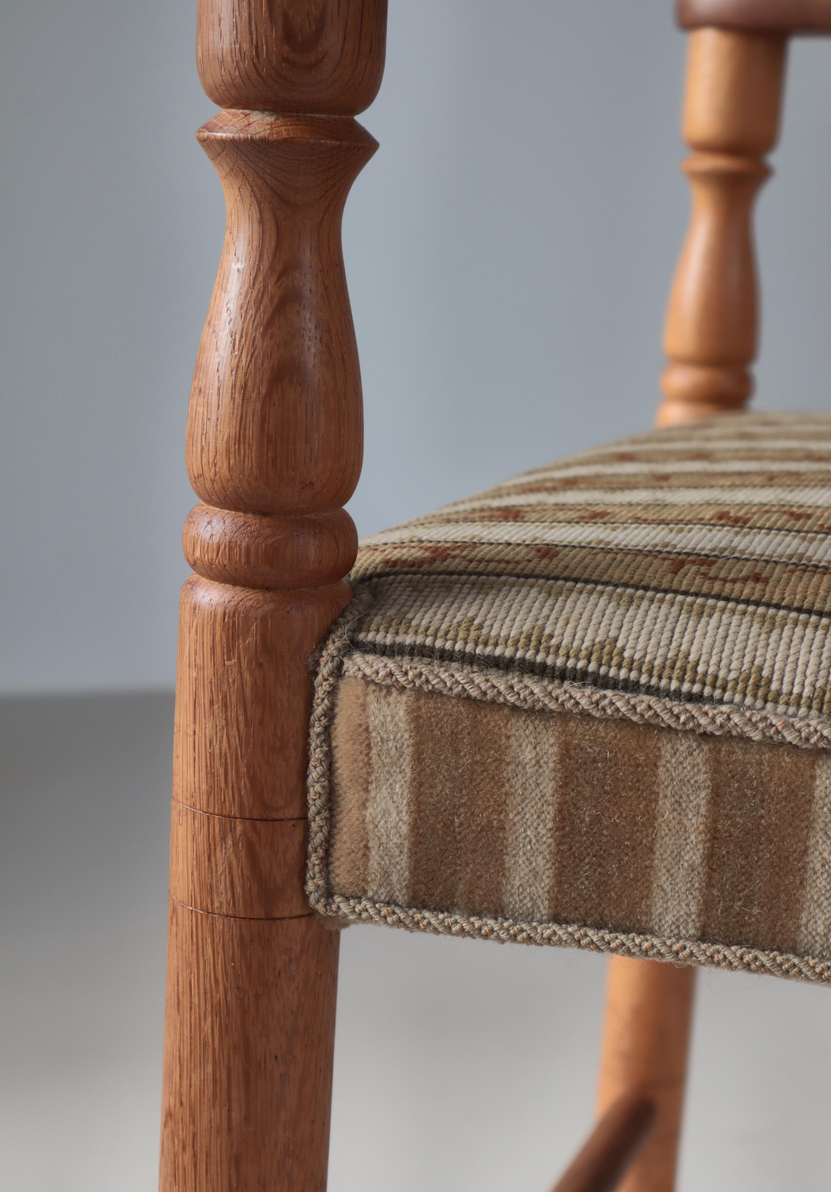 Folk Art Oakwood Rocking Chair by Cabinetmaker Hans Dau, Denmark, 1930s For Sale 8