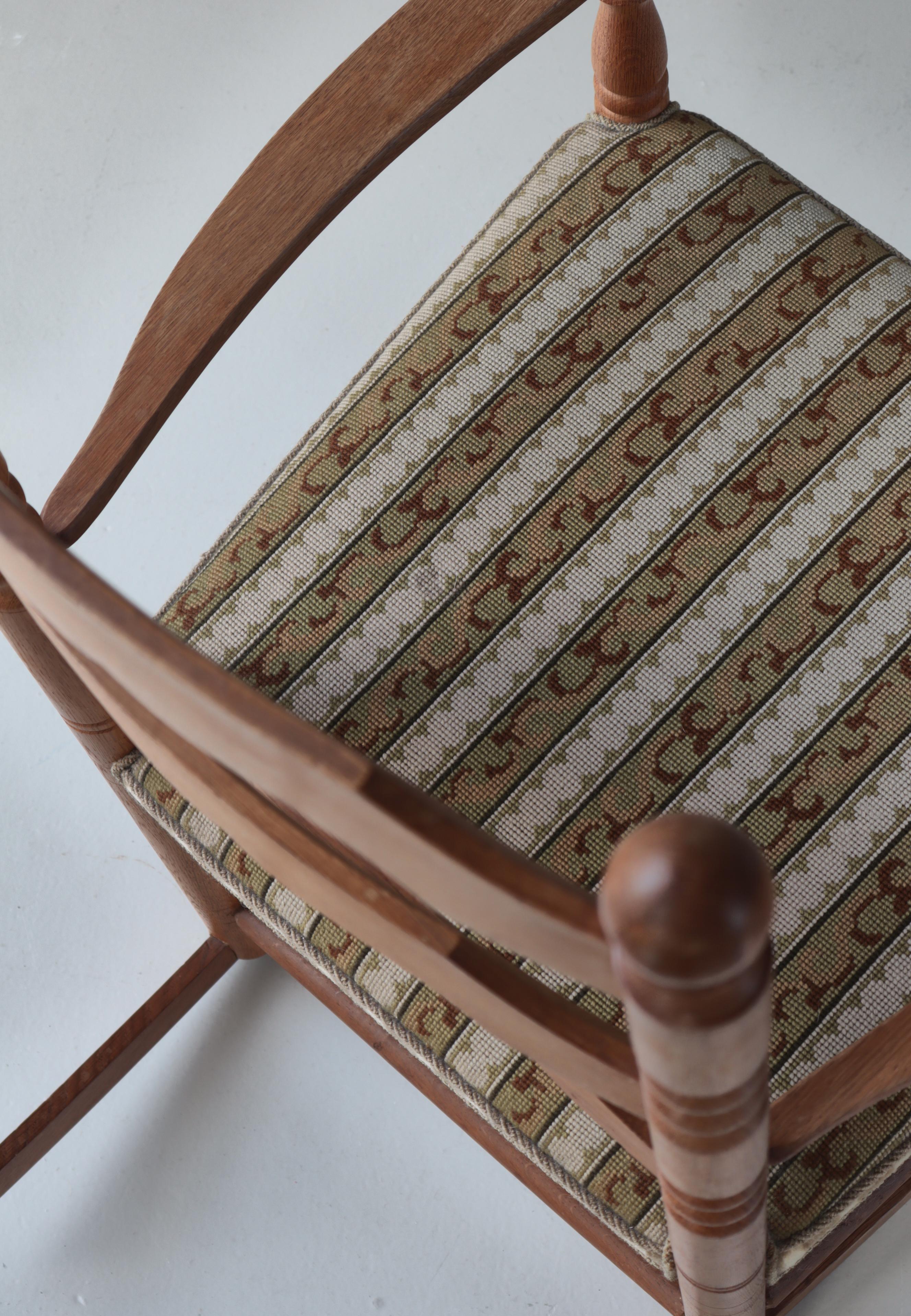 Folk Art Oakwood Rocking Chair by Cabinetmaker Hans Dau, Denmark, 1930s For Sale 4