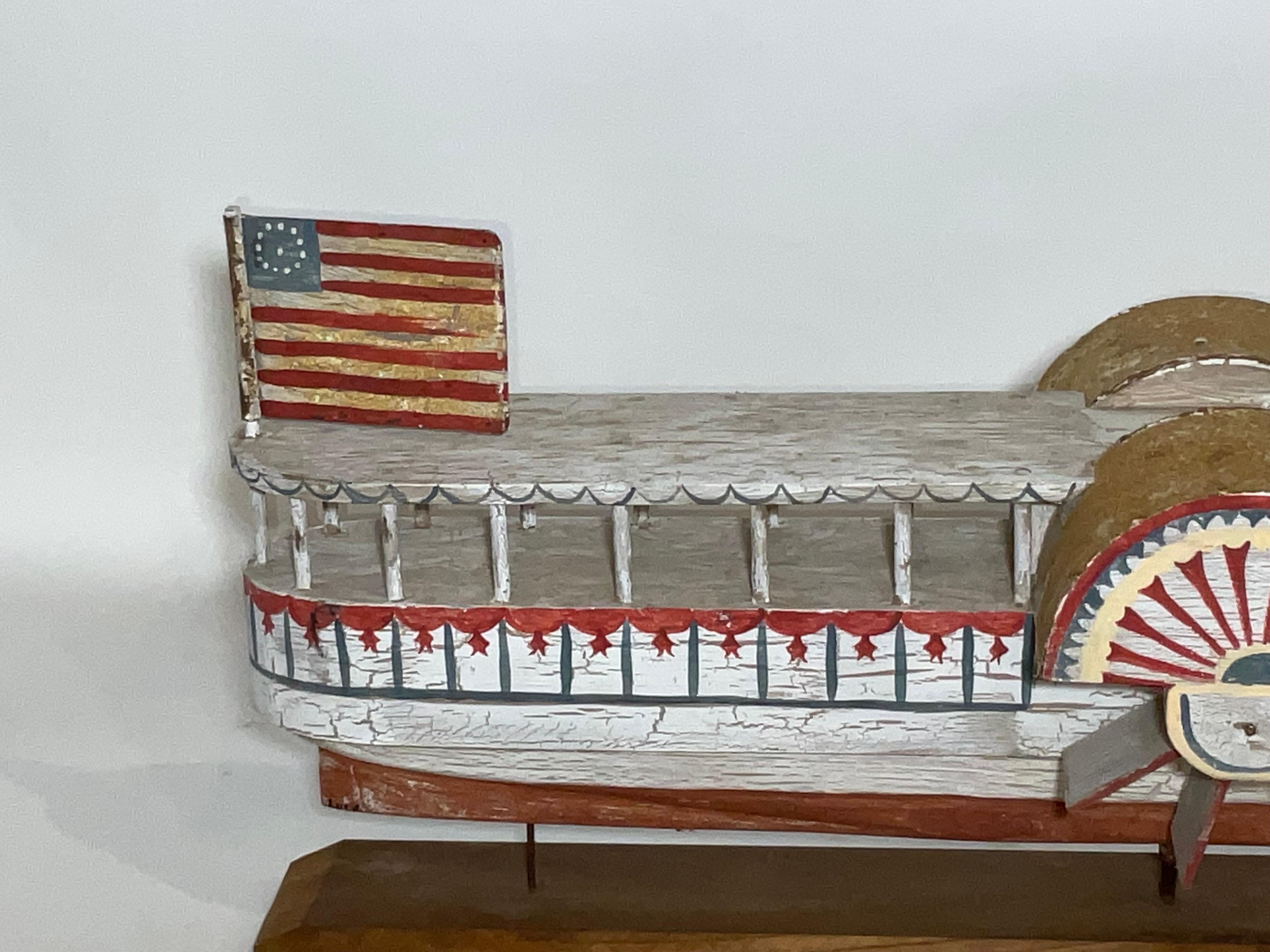 Modèle d'art populaire de bateau à vapeur à aubes Bon état - En vente à Norwell, MA
