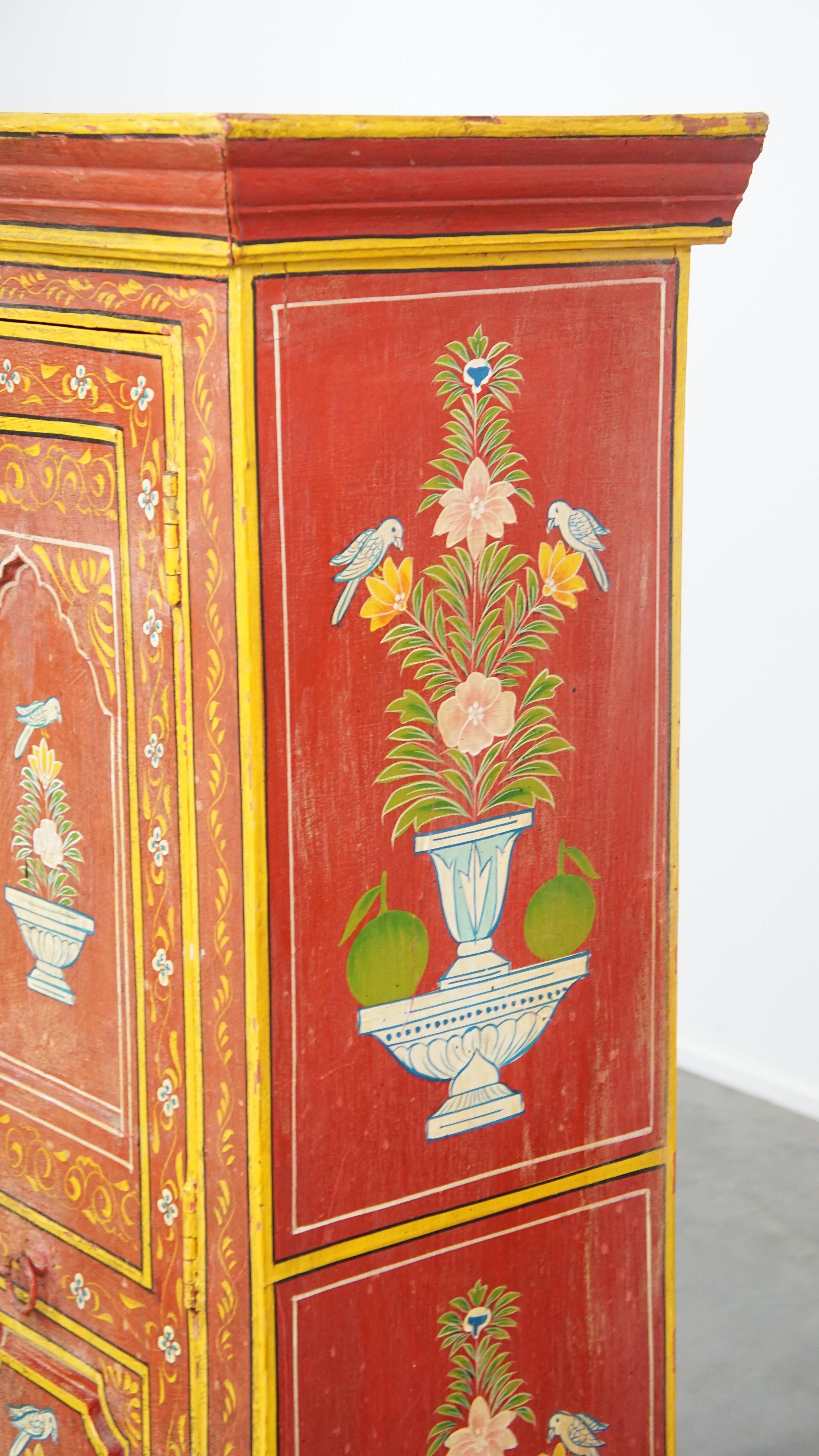 Armadio antico dipinto in stile Folk Art in vendita 3