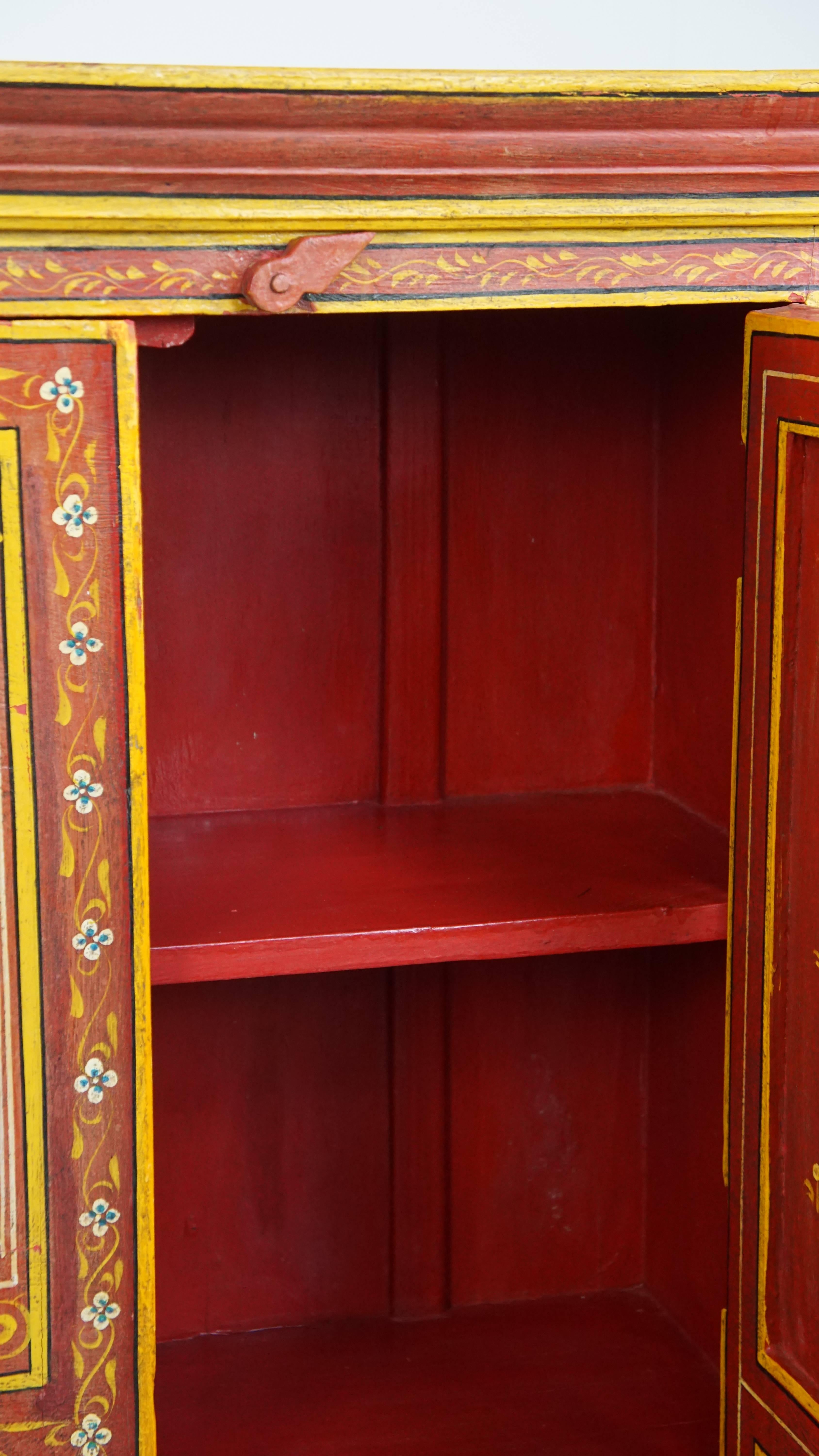 Armadio antico dipinto in stile Folk Art in vendita 5