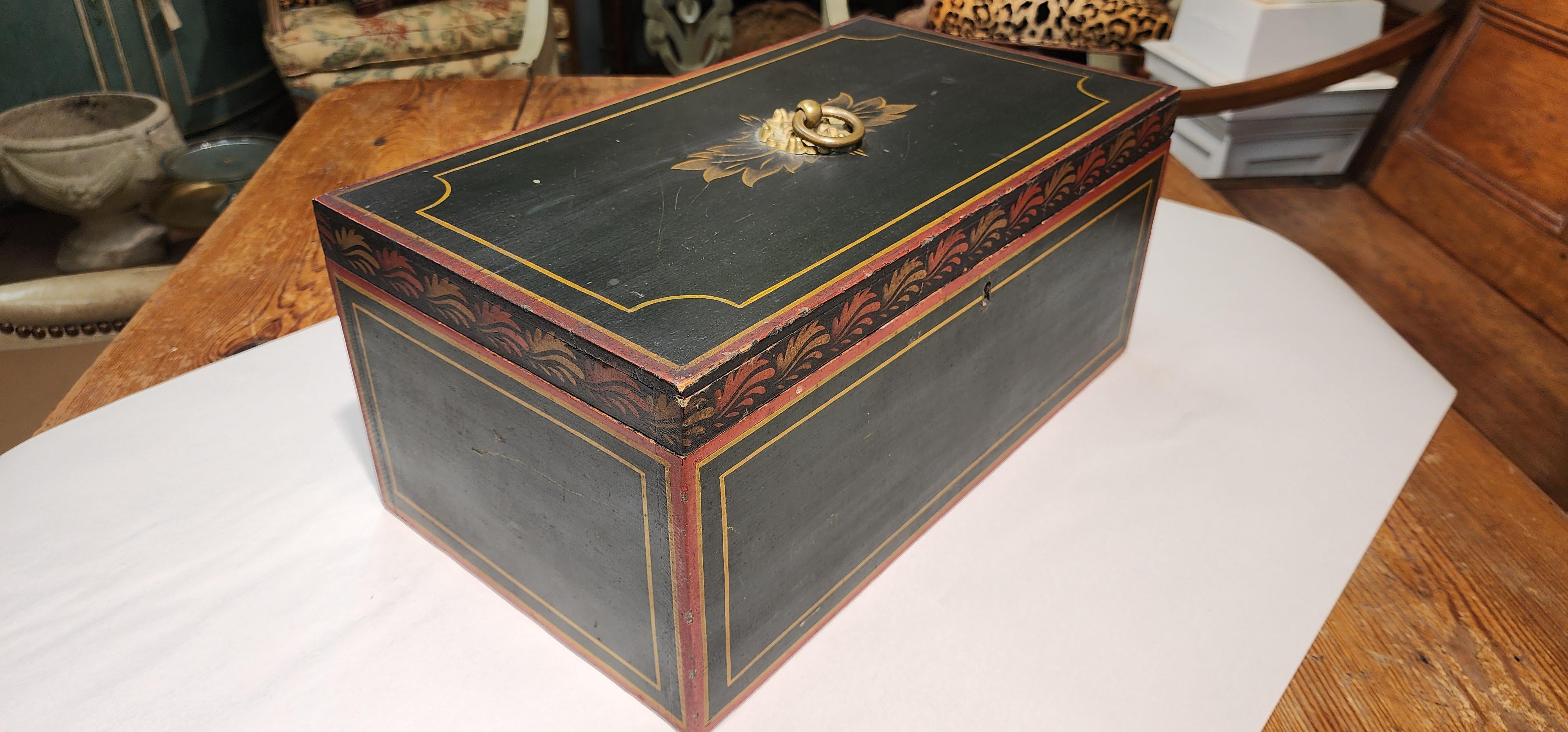 Caja de documentos pintada al estilo folclórico Siglo XIX Americano Estadounidense en venta