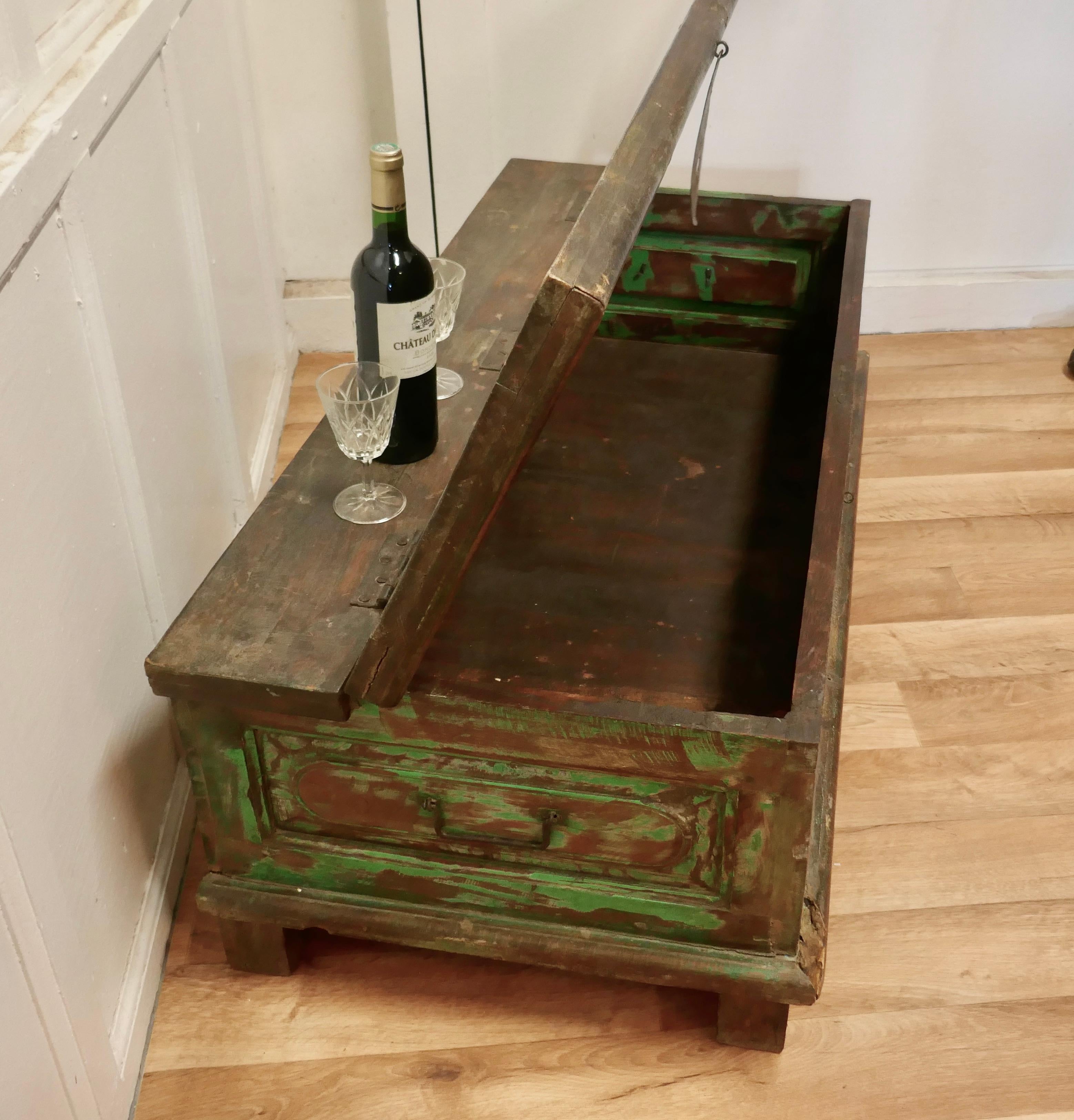 Folk Art Painted Storage Chest, Coffee Table For Sale 2