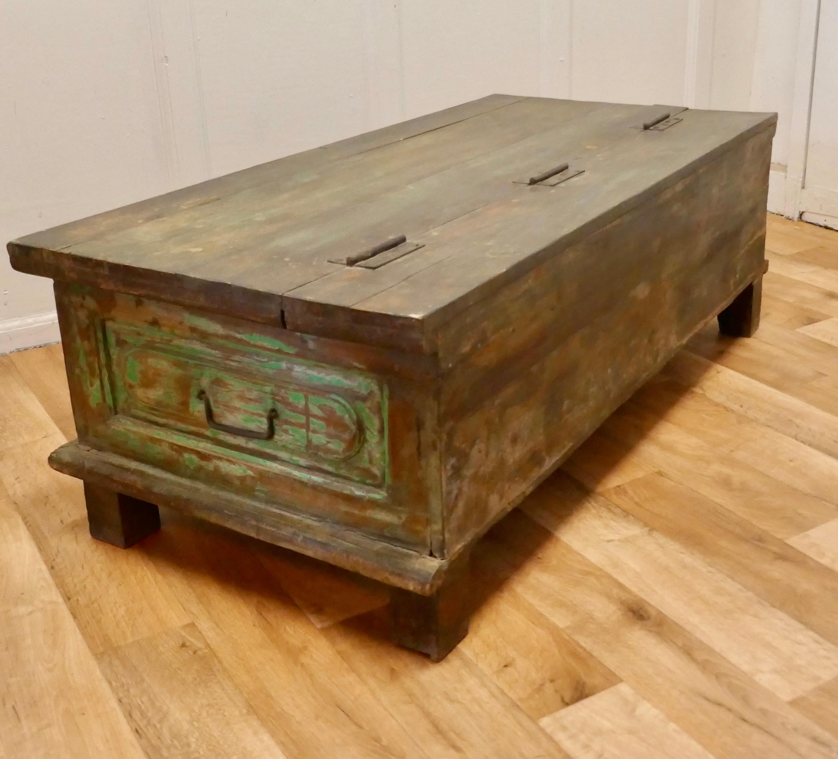 Folk Art Painted Storage Chest, Coffee Table For Sale 4