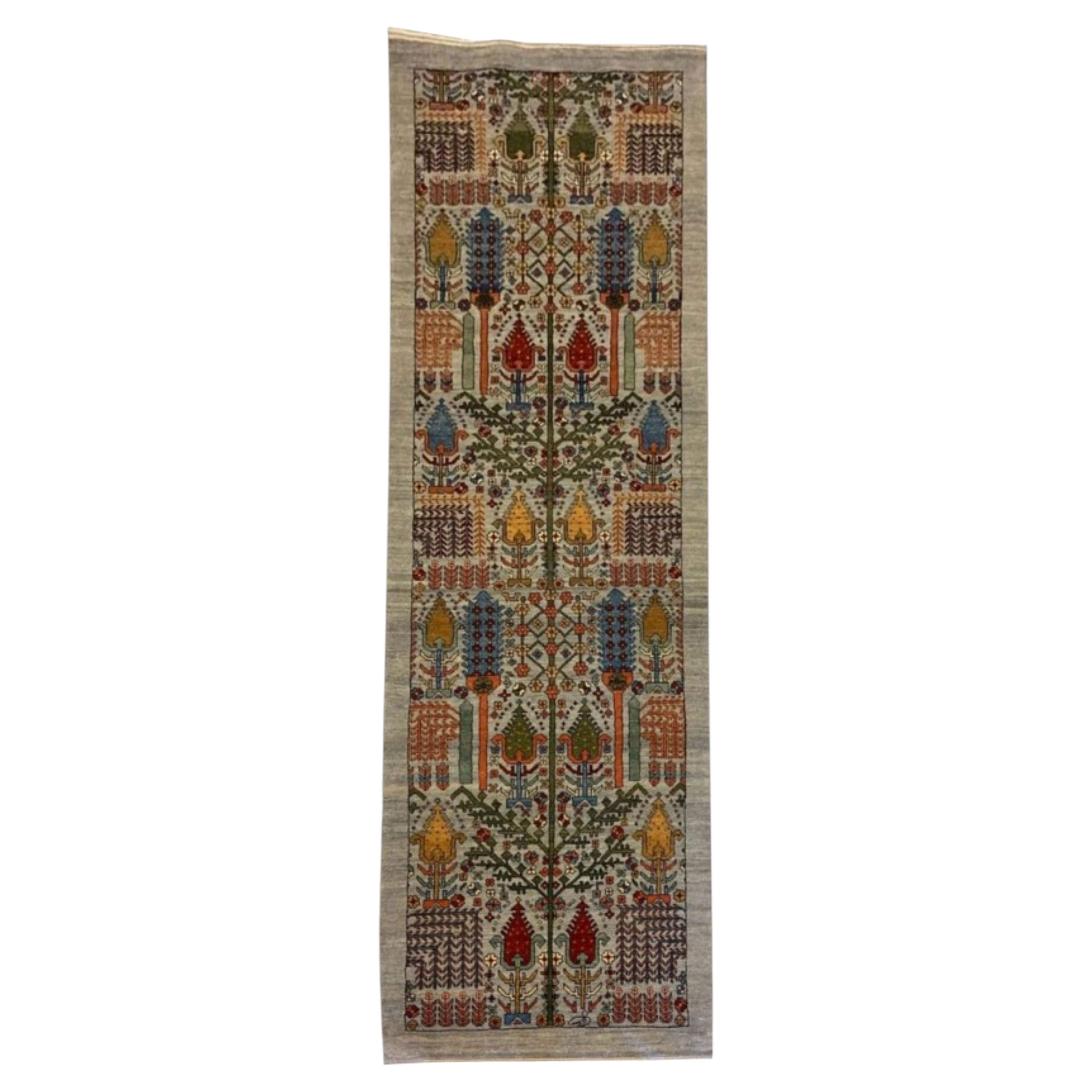 Folk Art Tree of Life Alfombra de lana azul, verde y roja, 2'8" x 9'9 en venta