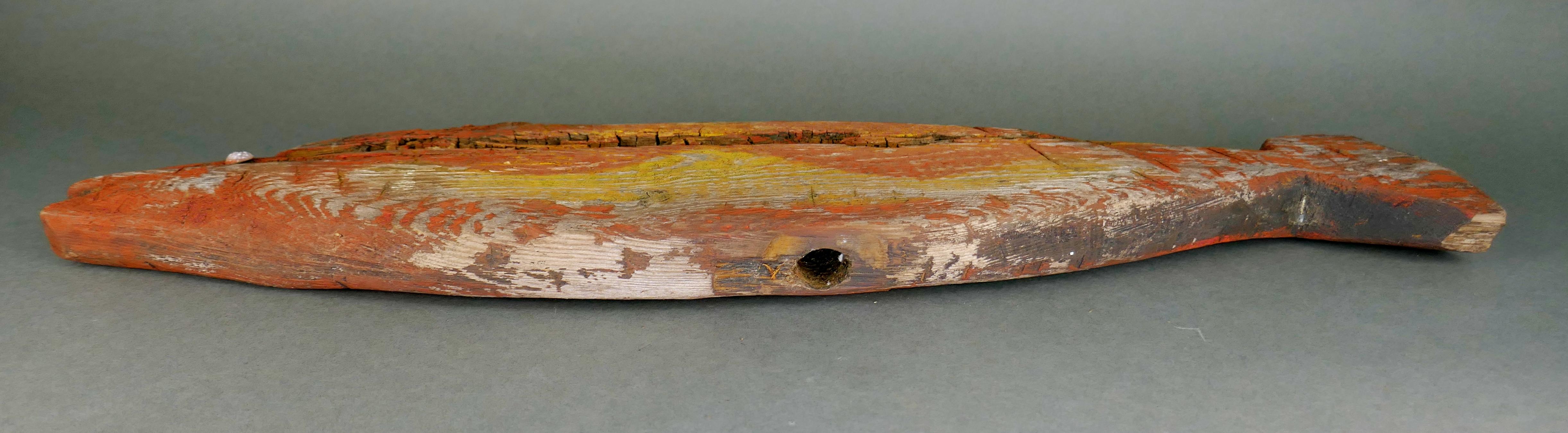XIXe siècle Poissons saumon décorés en bois de pin d'artisanat, peint en caoutchouc brûlé en vente