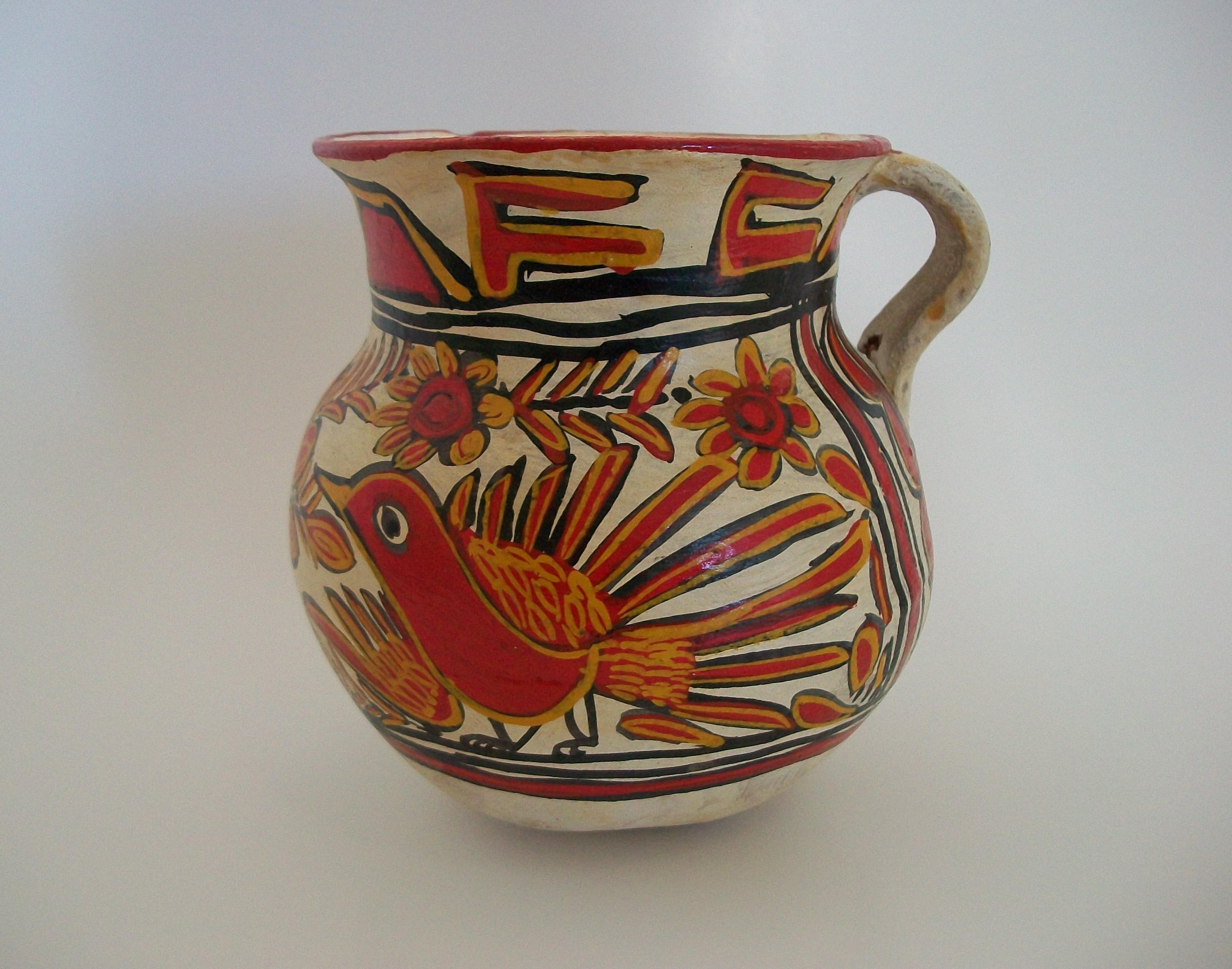 Volkskunst-Krug aus Keramik – handbemalte Vögel und Blumen – Mexiko – ca. 1920er Jahre im Zustand „Gut“ im Angebot in Chatham, ON