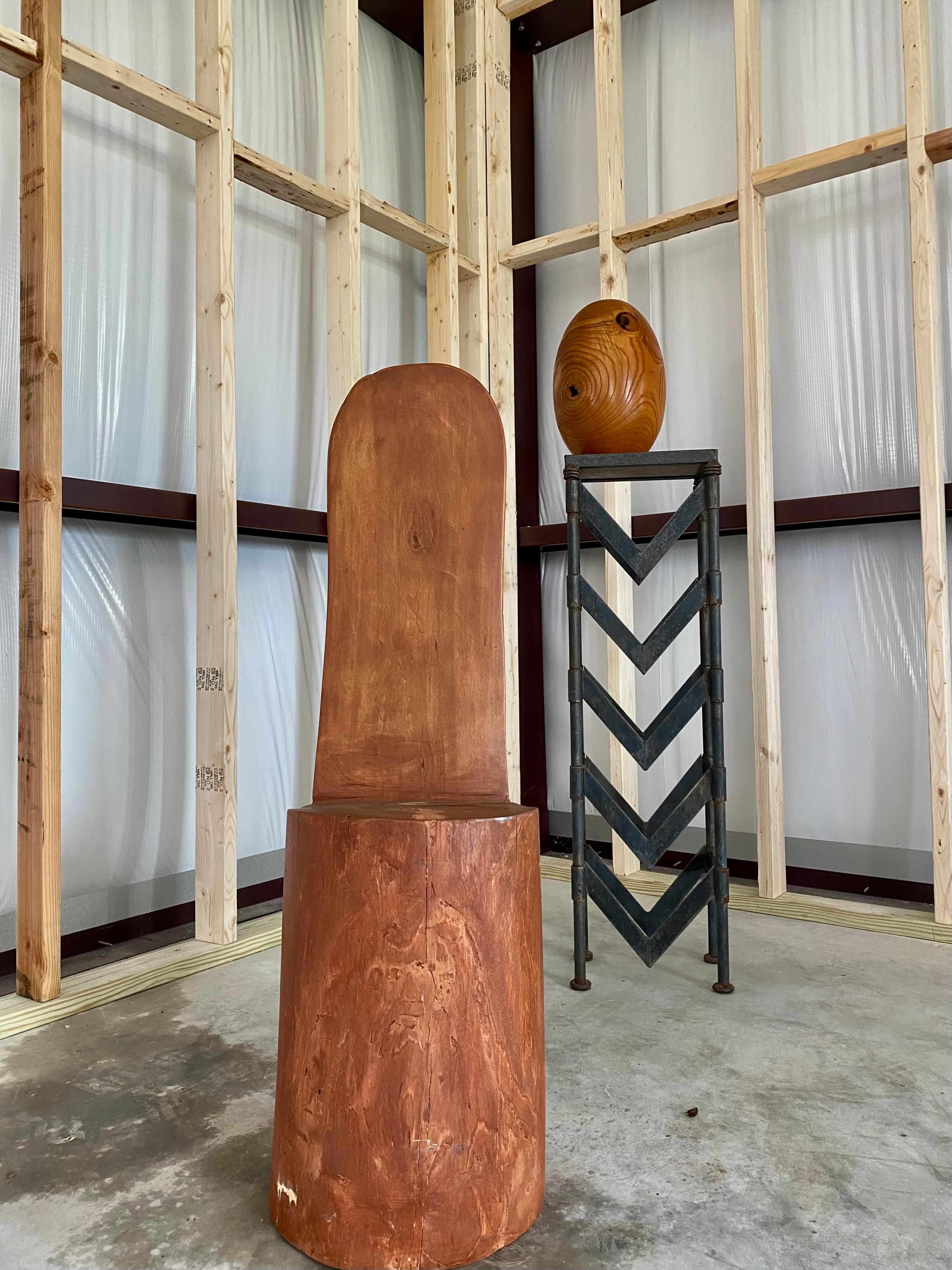Arte Popular Primitivo Escultura Silla de Tronco Tallada en Bueno estado para la venta en Round Top, TX
