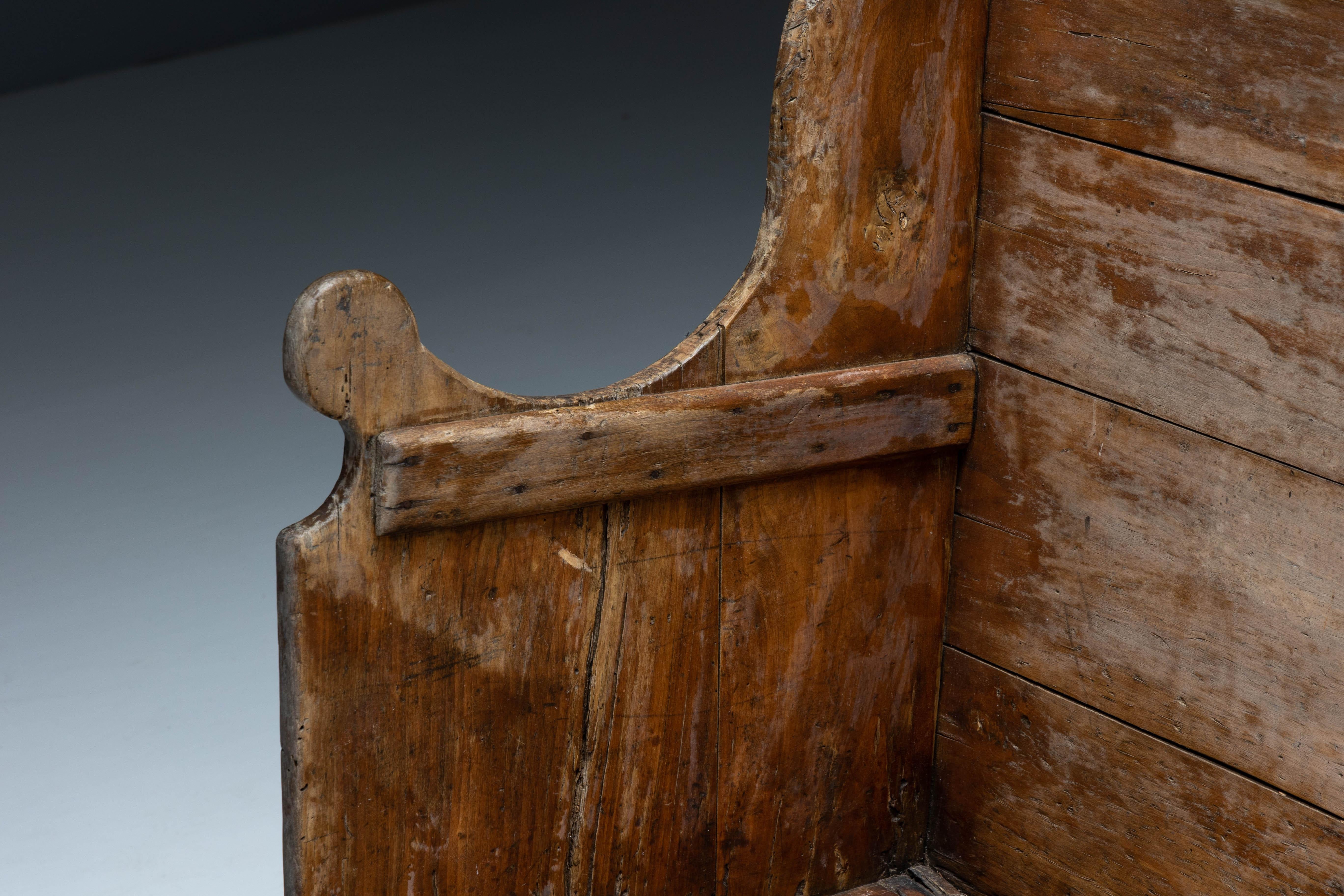 Folk Art Pyrenean Bench, France, 19th Century In Excellent Condition In Antwerp, BE