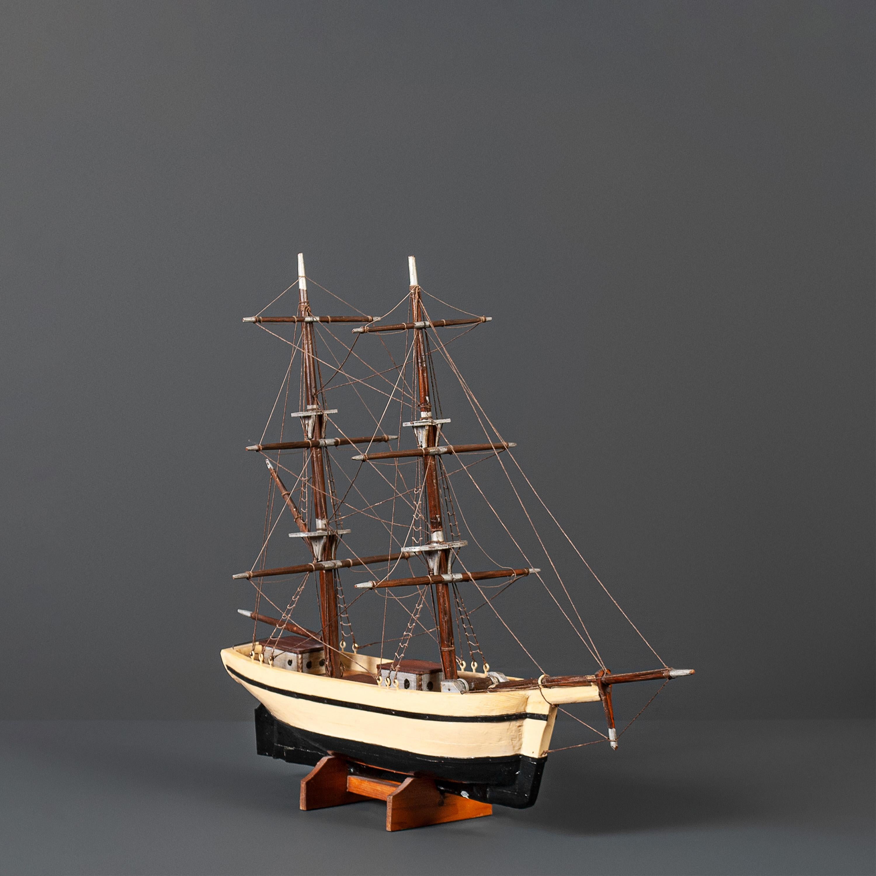 Folk Art Scratch Built Boat, Anfang 20. (Handgefertigt) im Angebot