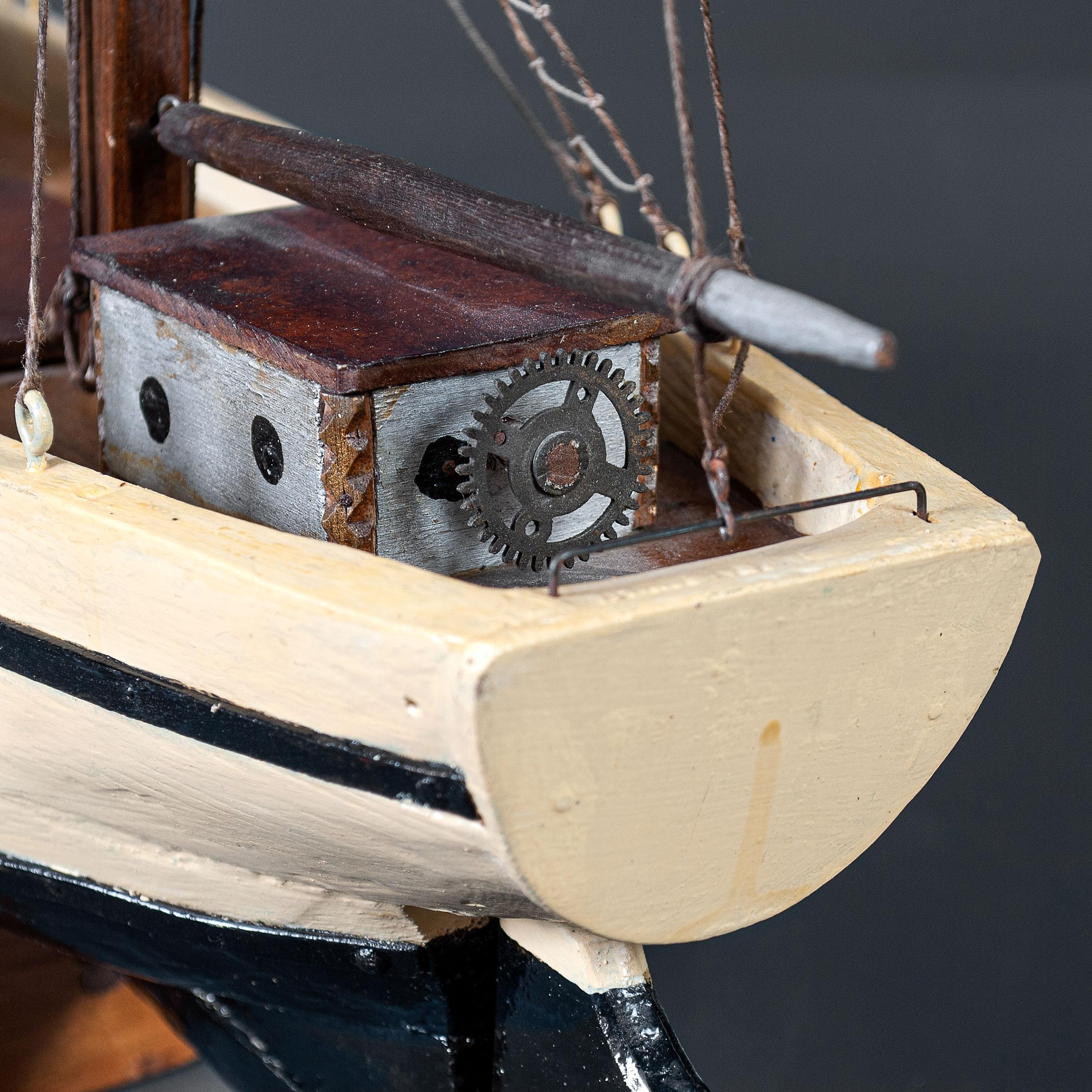 Folk Art Scratch Built Boat, Anfang 20. im Angebot 1