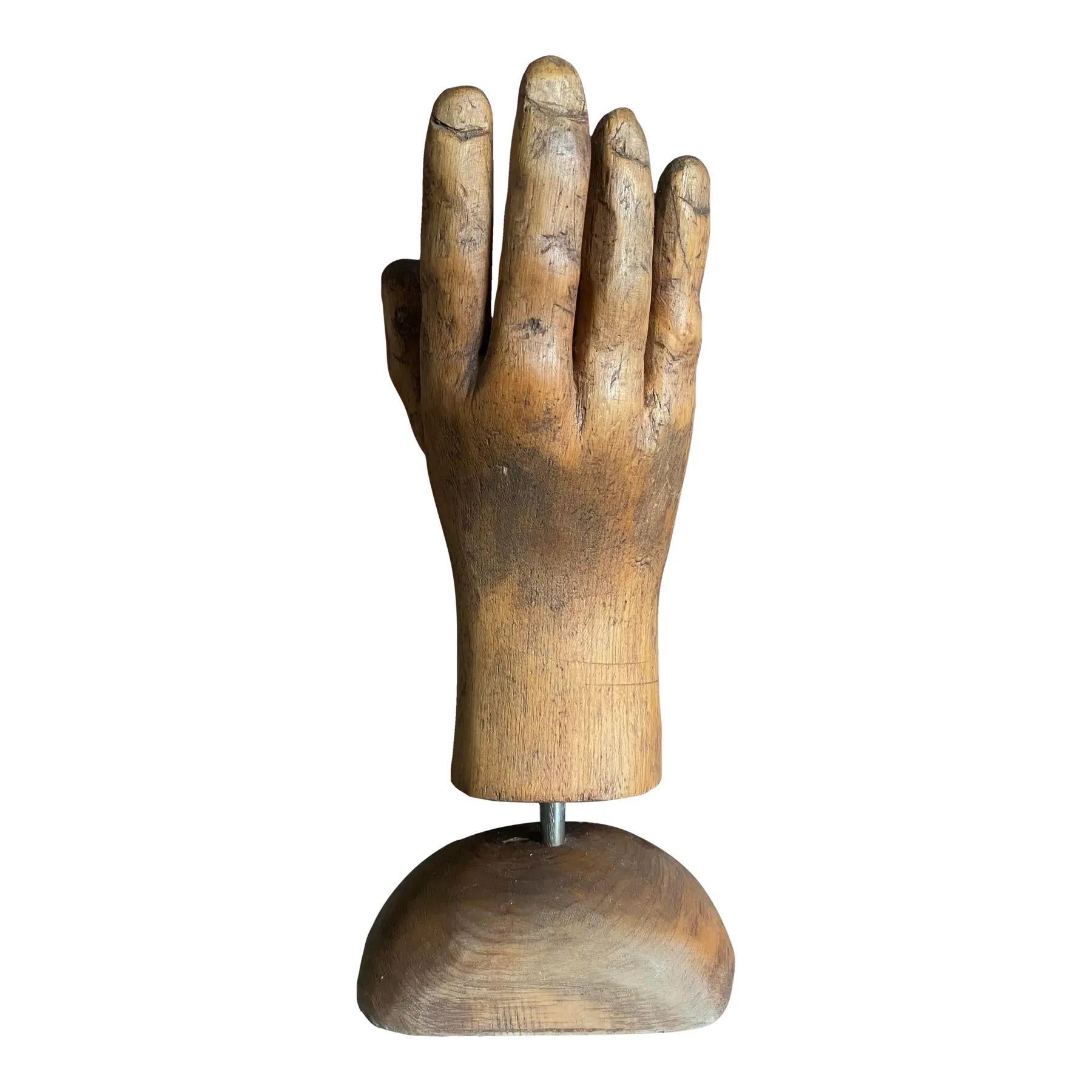 Scultura folkloristica di una mano in vendita 4