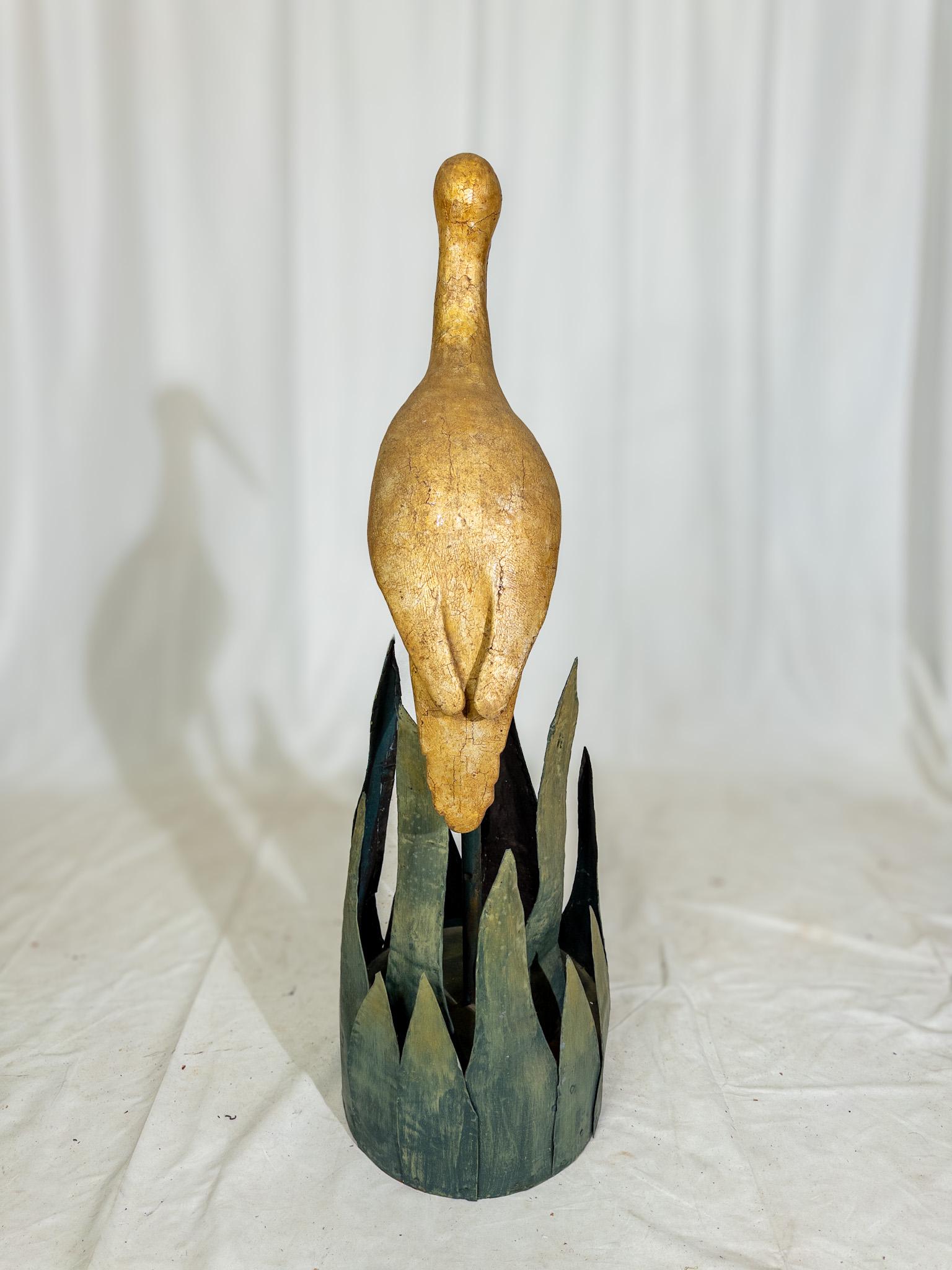 Folk Art Sculpture of Shore Bird In Good Condition For Sale In Houston, TX