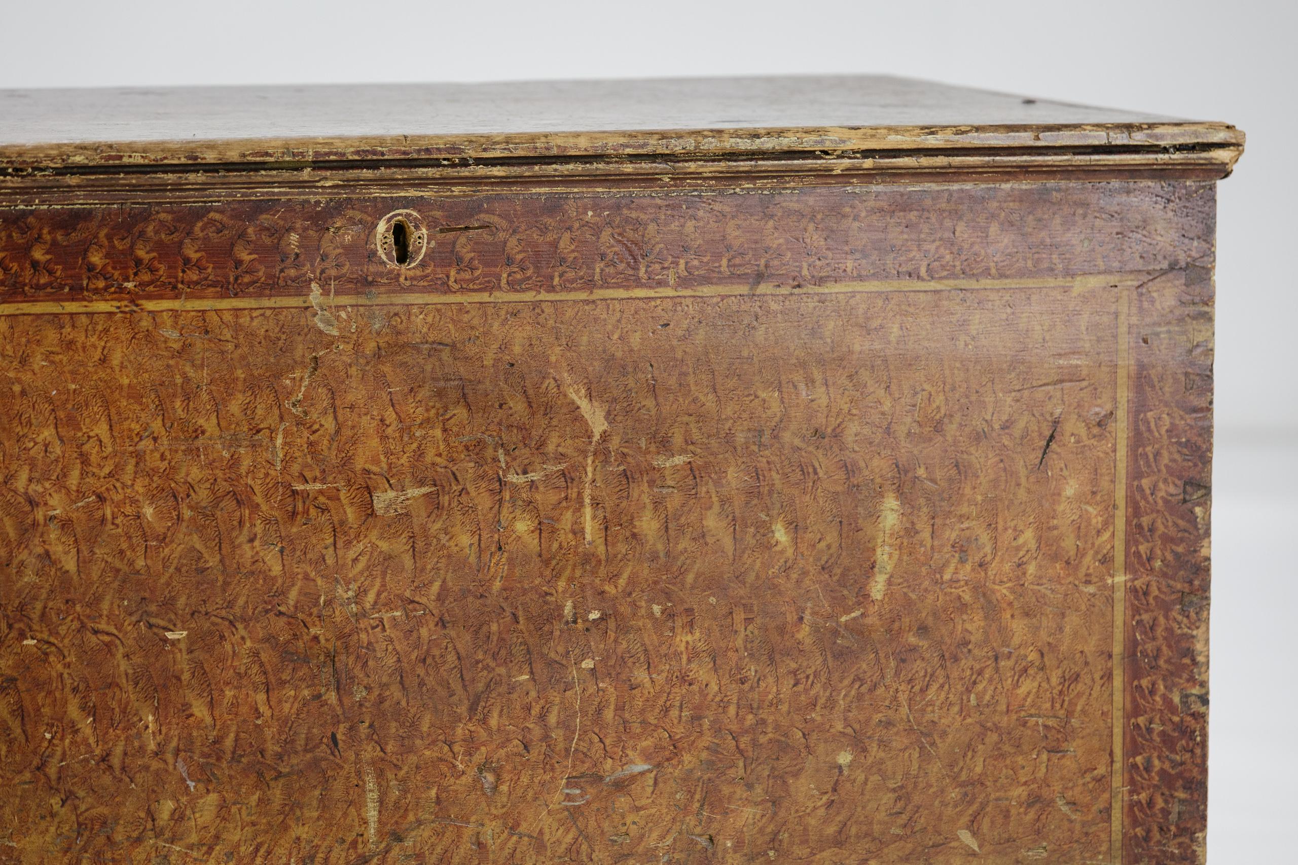 Folk Art Scumble Burl Painted Chest, from Muir, Michigan In Distressed Condition For Sale In Pease pottage, West Sussex