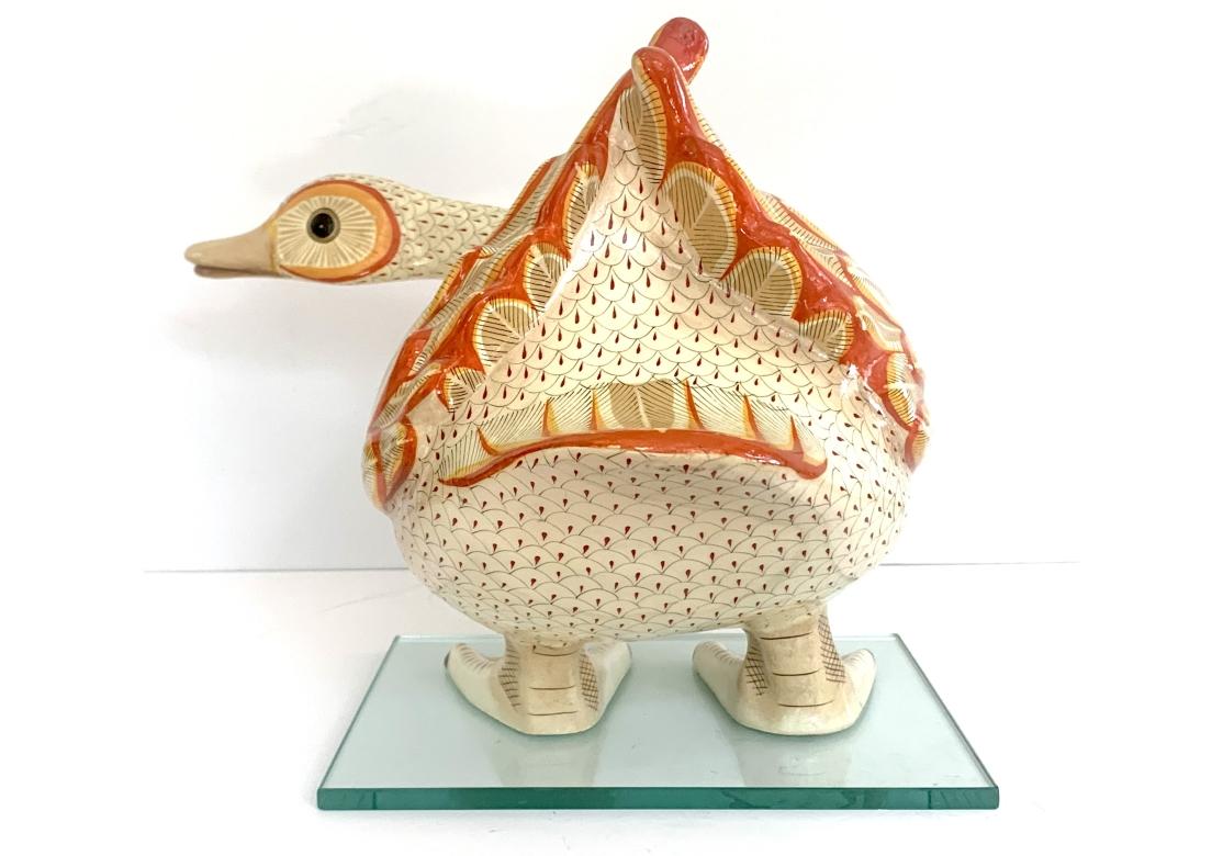 Arte Popular Sermel Tonala Firmado Pato de Papel Maché Con Base de Cristal Moderno de mediados de siglo en venta
