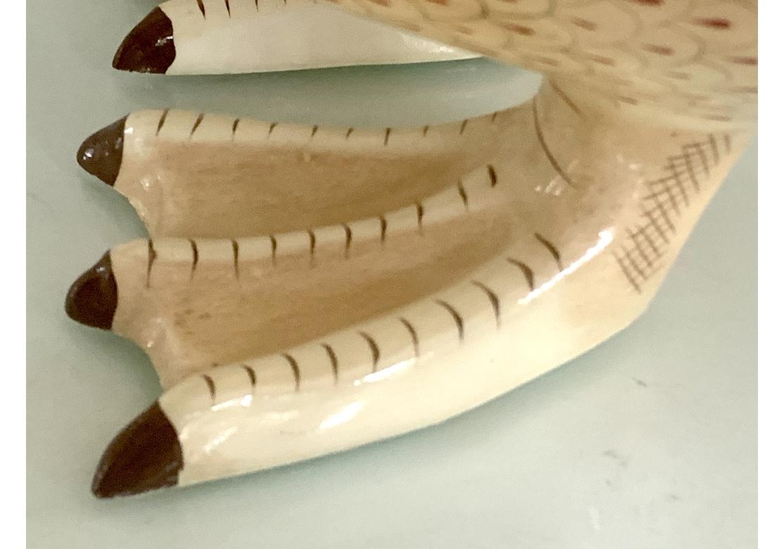Arte Popular Sermel Tonala Firmado Pato de Papel Maché Con Base de Cristal en Bastante bueno estado para la venta en Bridgeport, CT
