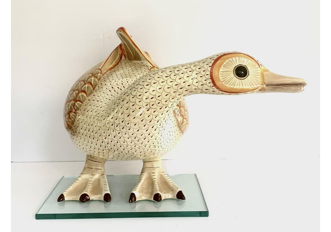 Arte Popular Sermel Tonala Firmado Pato de Papel Maché Con Base de Cristal en venta 1