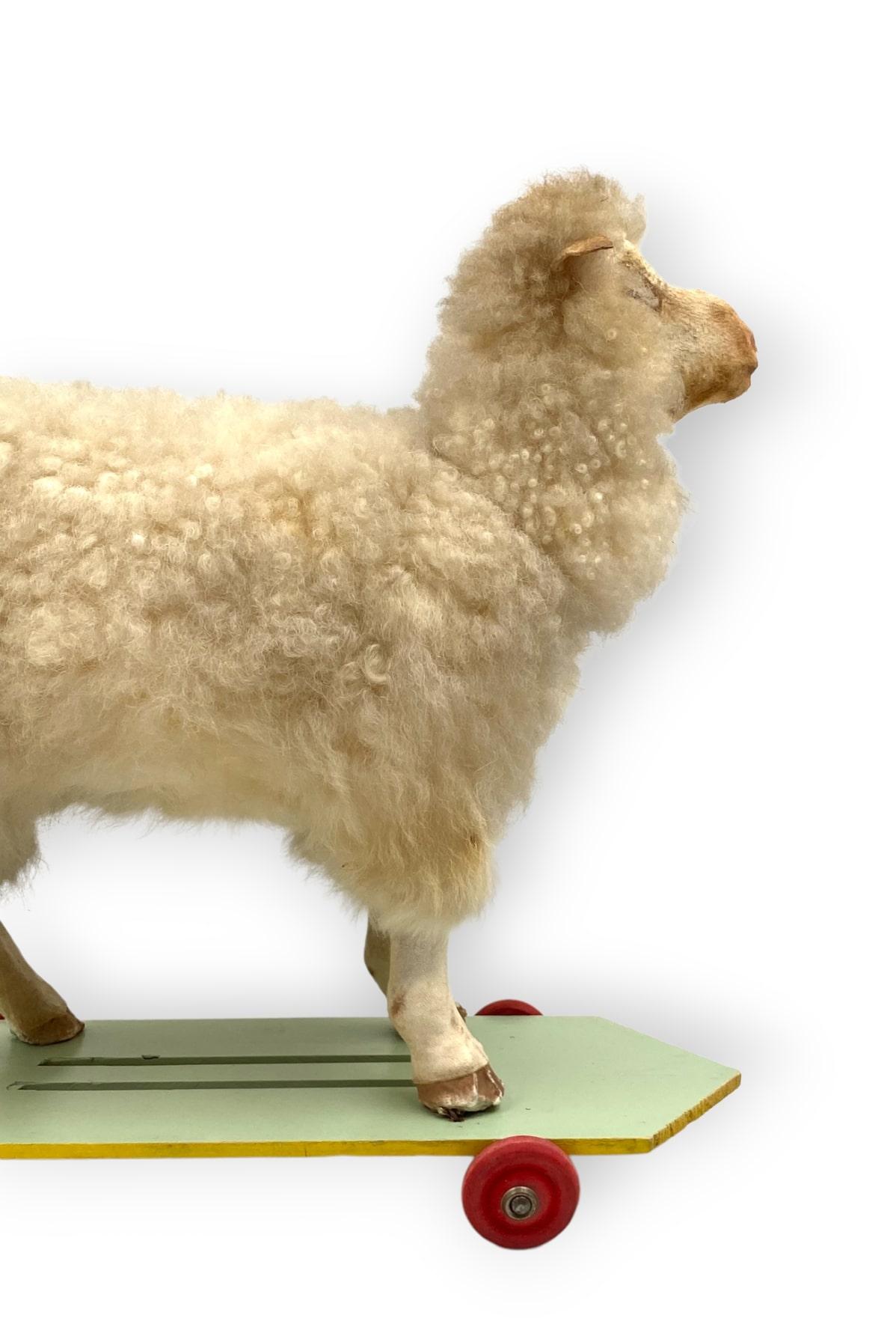 Folk Art Sheep Rolling Toy, first half of 20th Century For Sale 5
