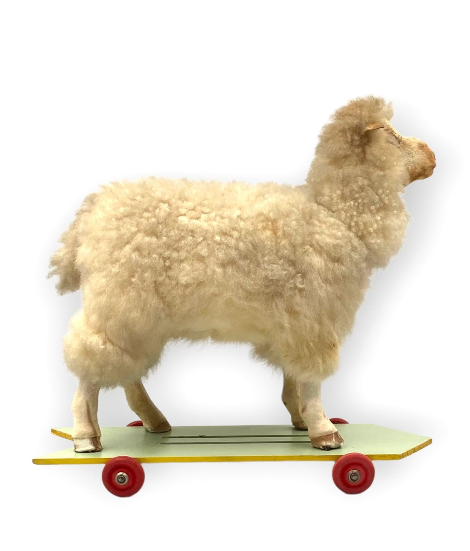 Folk Art Sheep Rolling Toy, first half of 20th Century For Sale 4