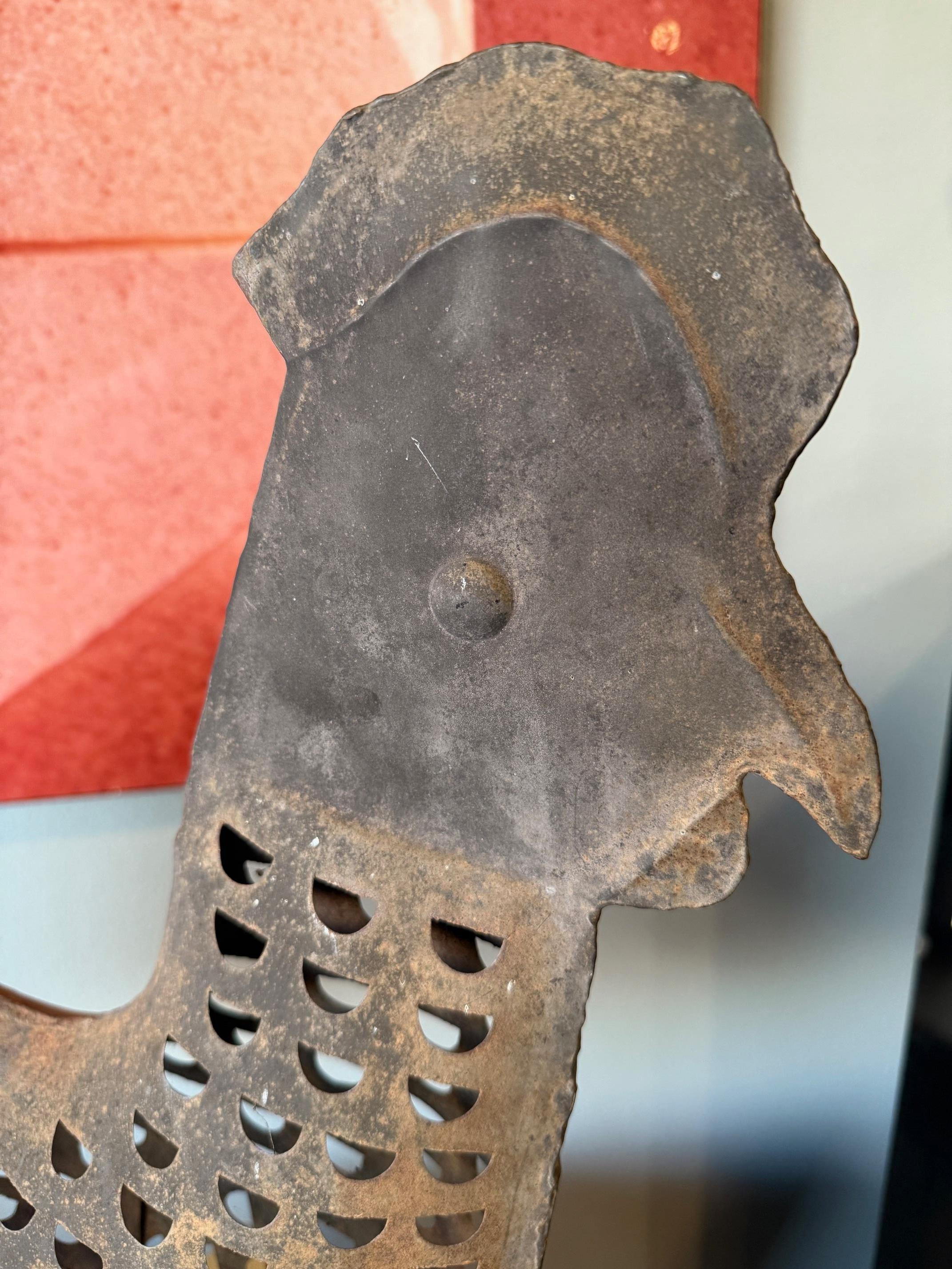 American Craftsman Coq en tôle d'art populaire avec motif découpé et porte latérale en vente