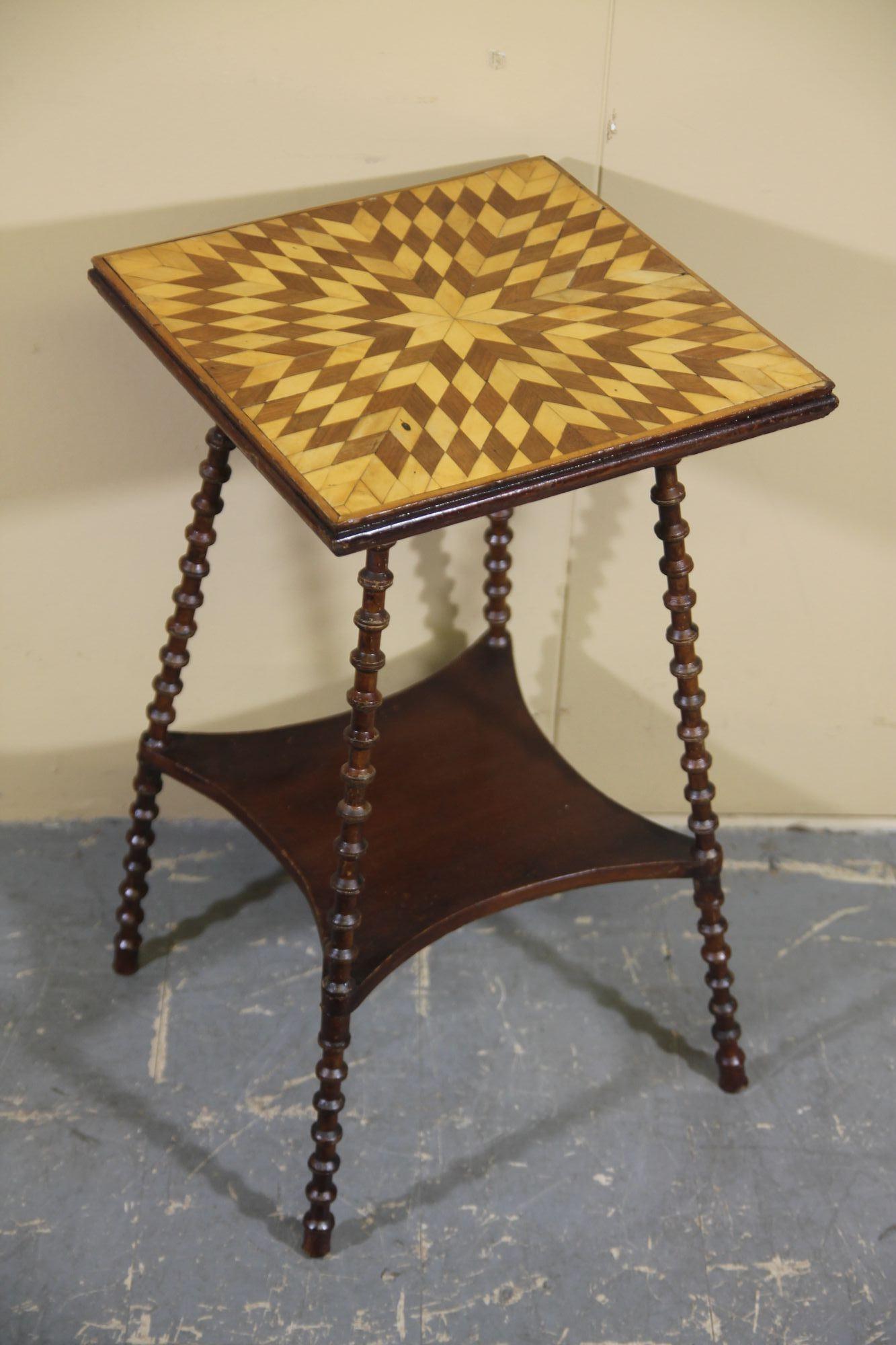 Folk Art Side Table In Good Condition For Sale In Asbury Park, NJ