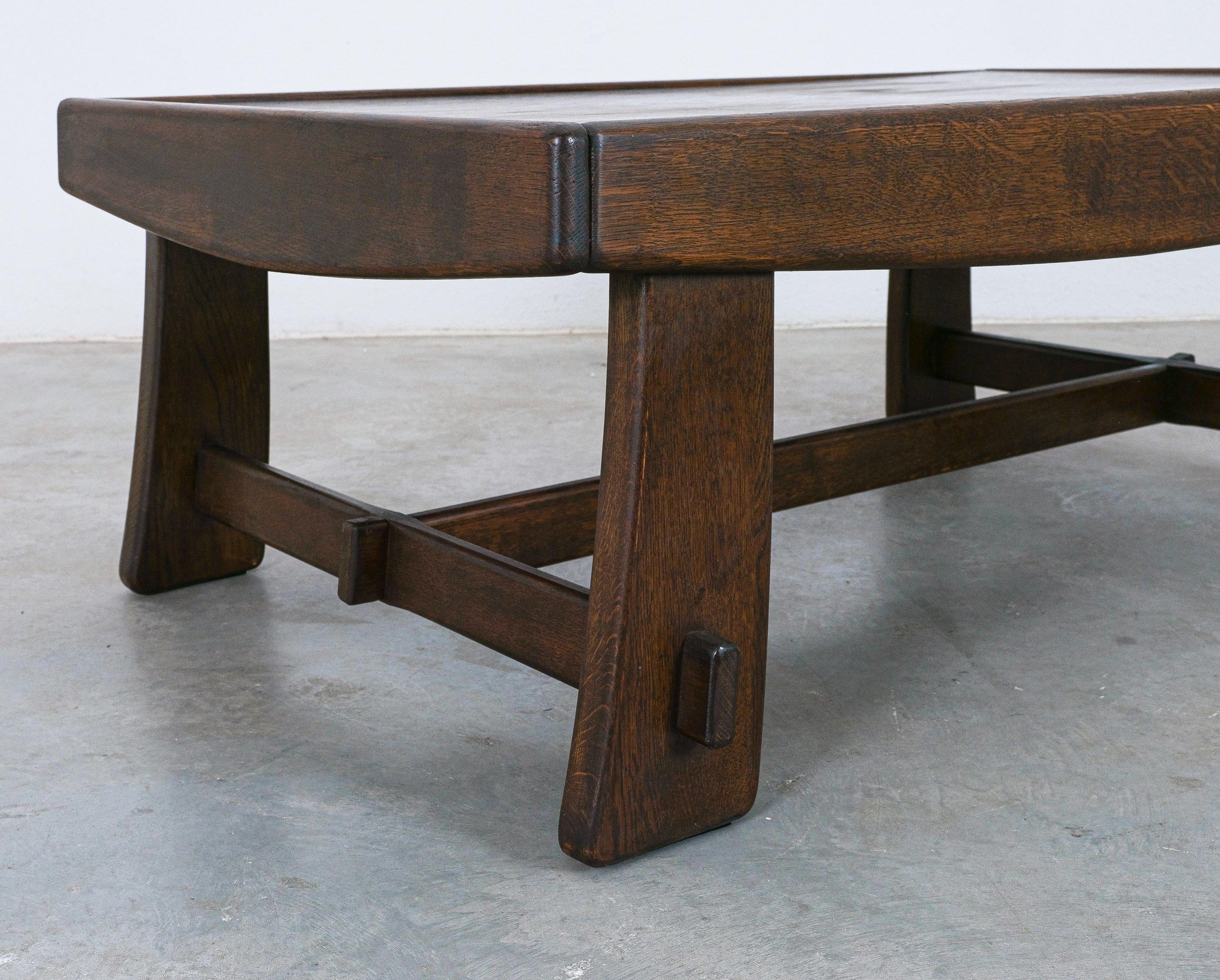 Mesa de centro Folk Art de nogal macizo Italia, circa 1950 en venta 1