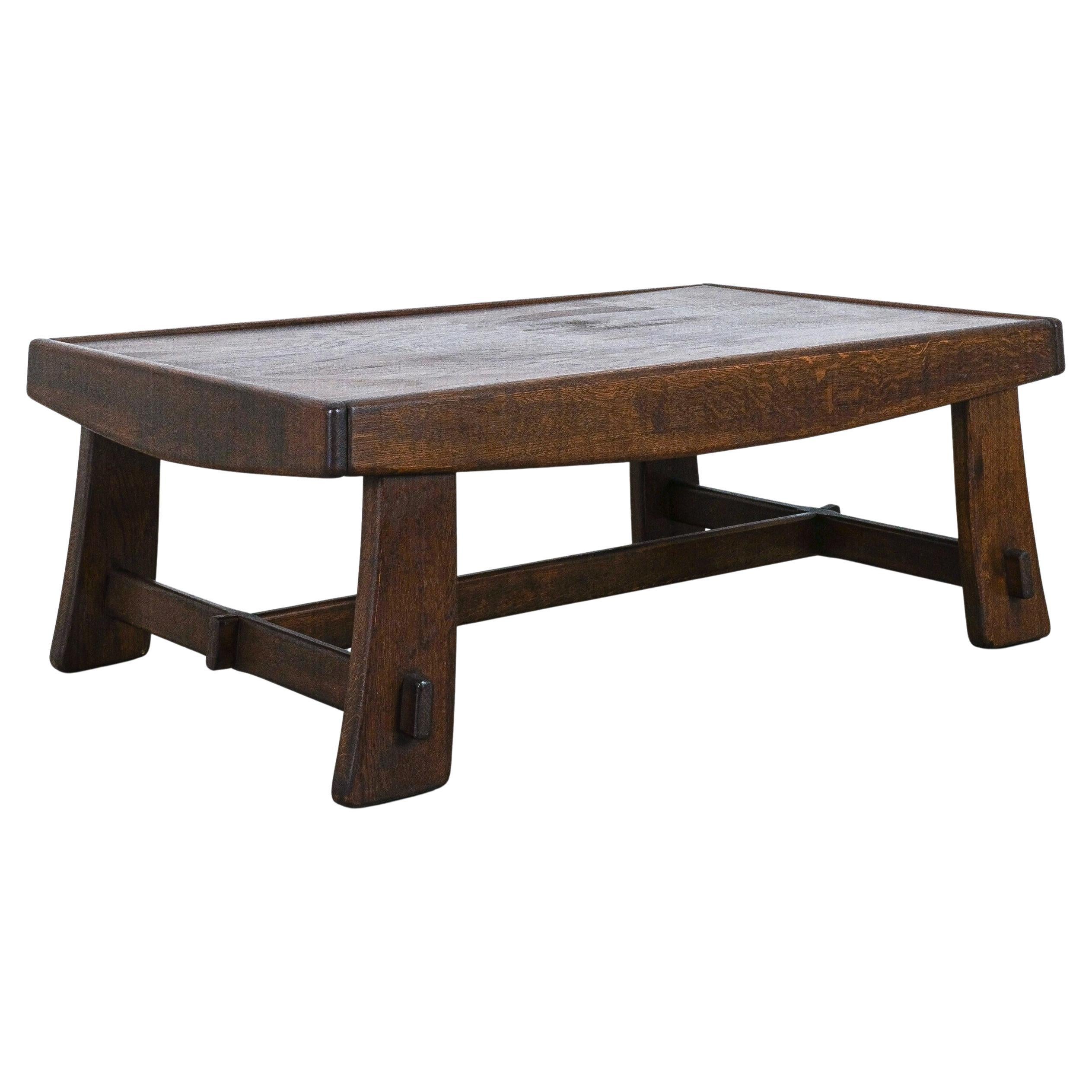 Mesa de centro Folk Art de nogal macizo Italia, circa 1950 en venta