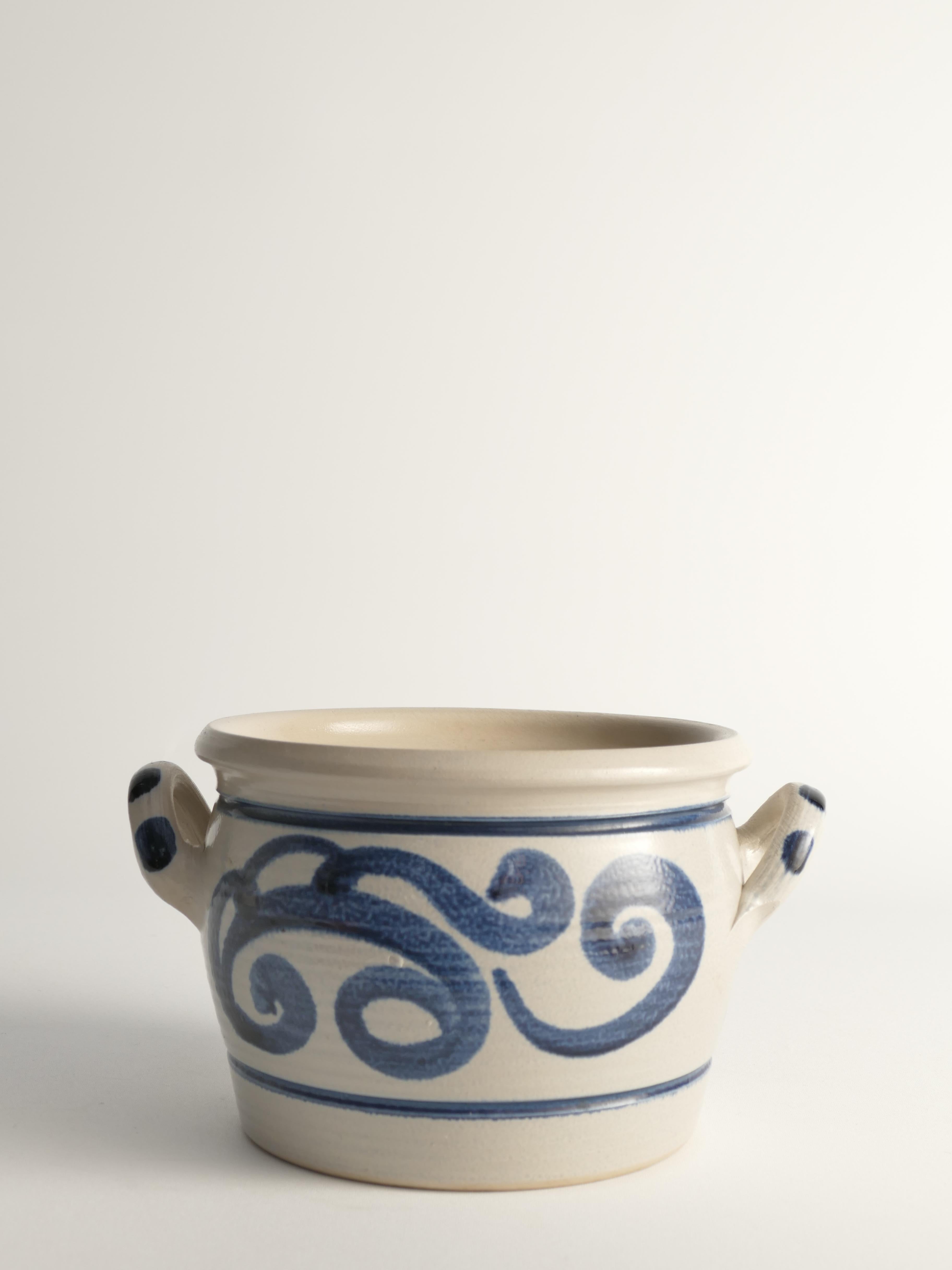 Jarra de gres de arte popular con motivo floral azul cobalto de Westerwald, Alemania Alemán en venta