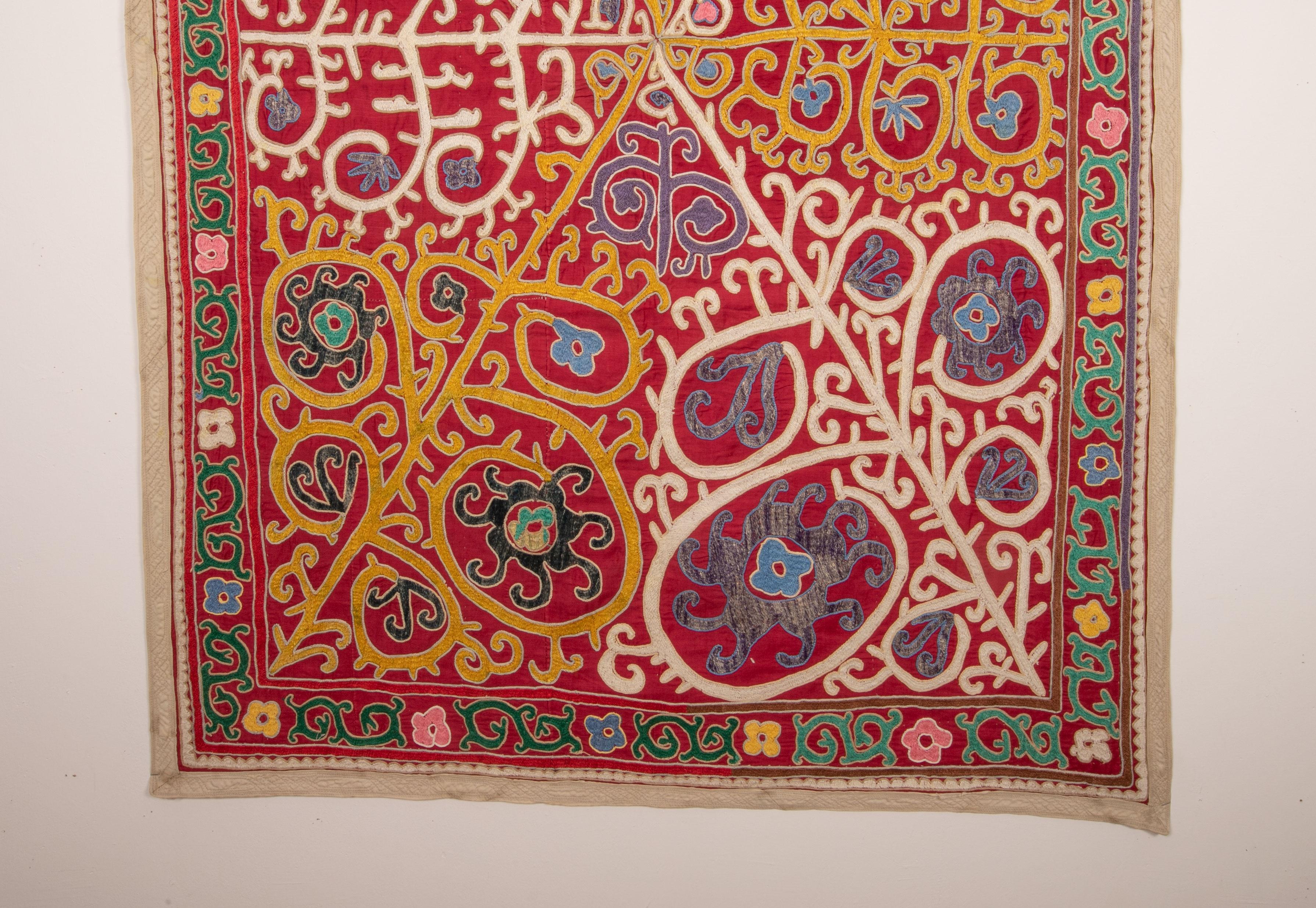 Folk Art. Suzani from Uzbekistan, 1970s In Good Condition In Istanbul, TR