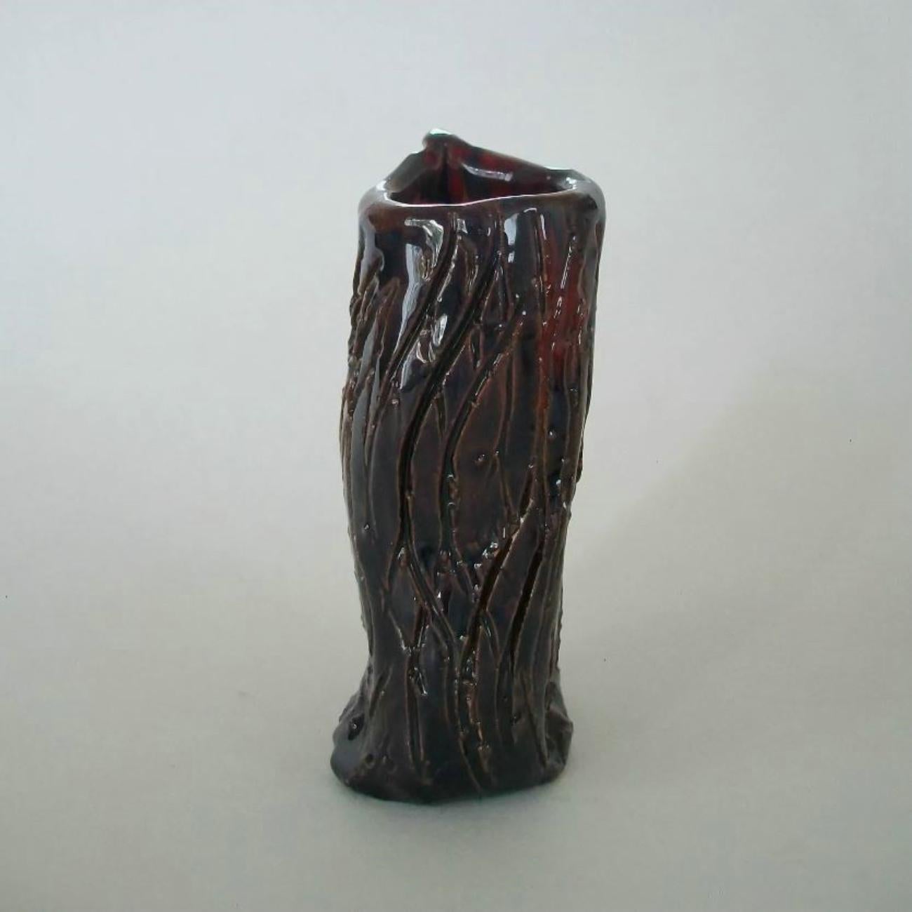 Folk Art Terracotta Pinch Pot Bud Vase - Signed - Canada - Late 20th Century In Good Condition For Sale In Chatham, ON