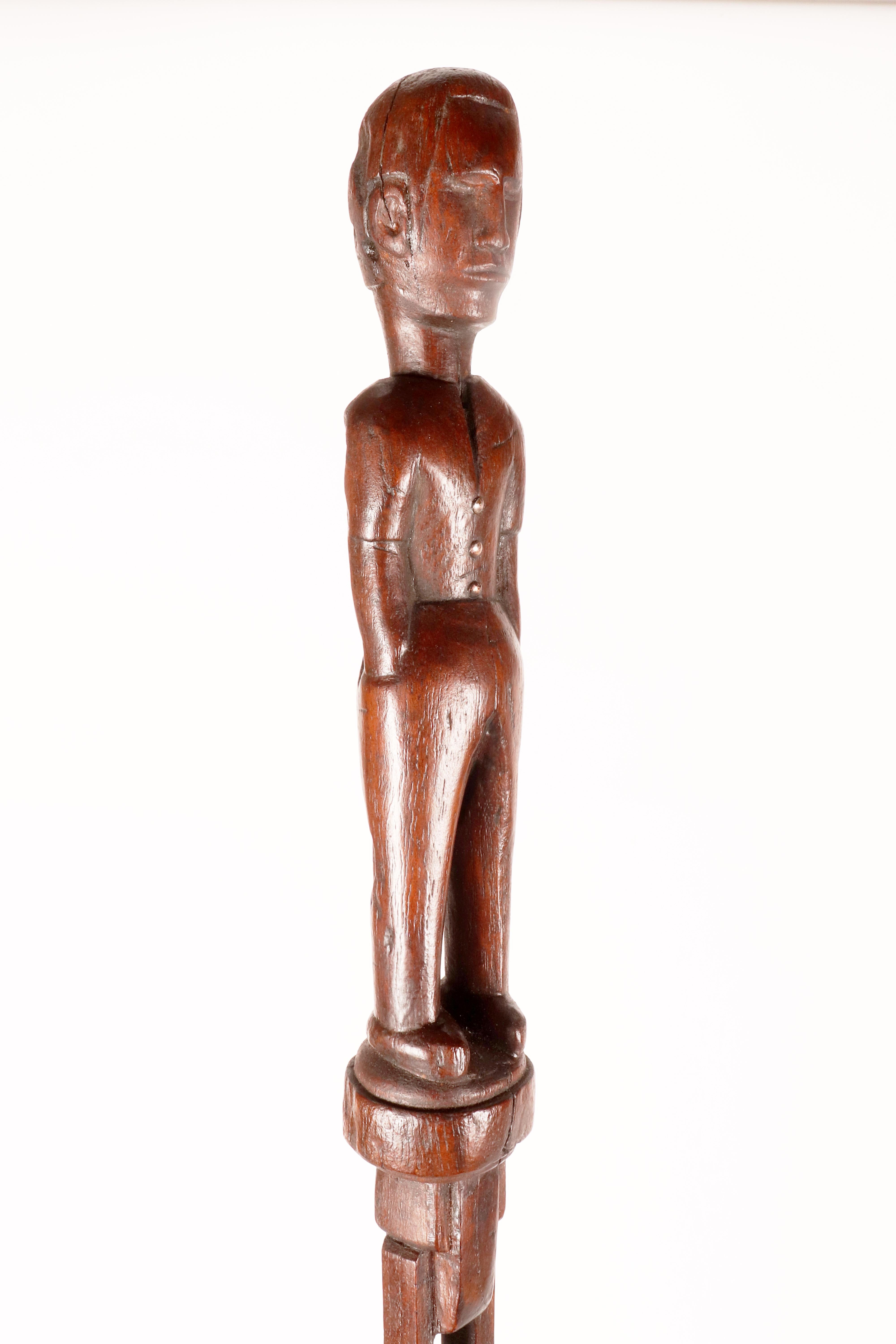 Canne d'art populaire représentant un homme sur un manche en forme de chaîne, États-Unis, années 1880. en vente 4