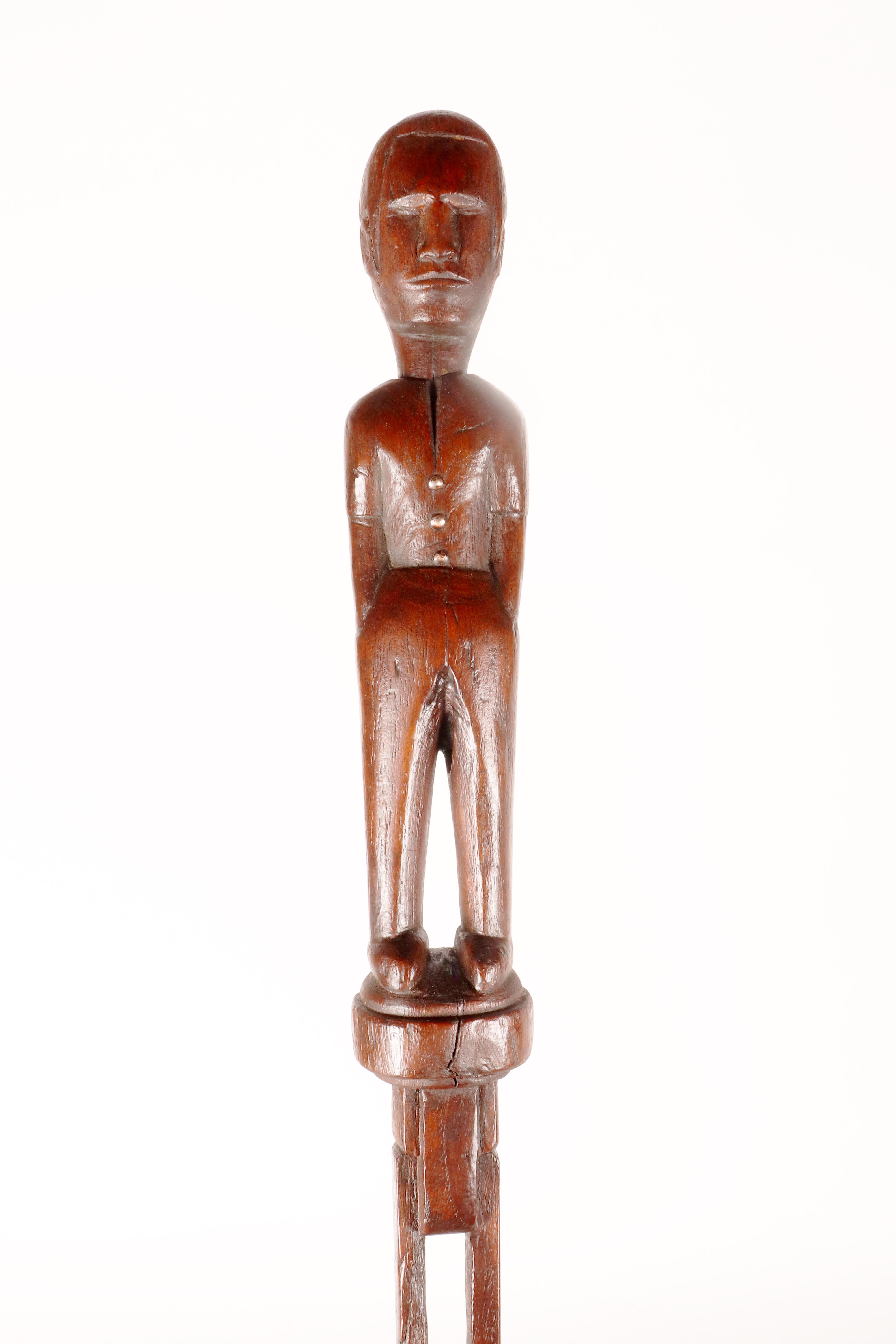 Canne d'art populaire représentant un homme sur un manche en forme de chaîne, États-Unis, années 1880. en vente 6