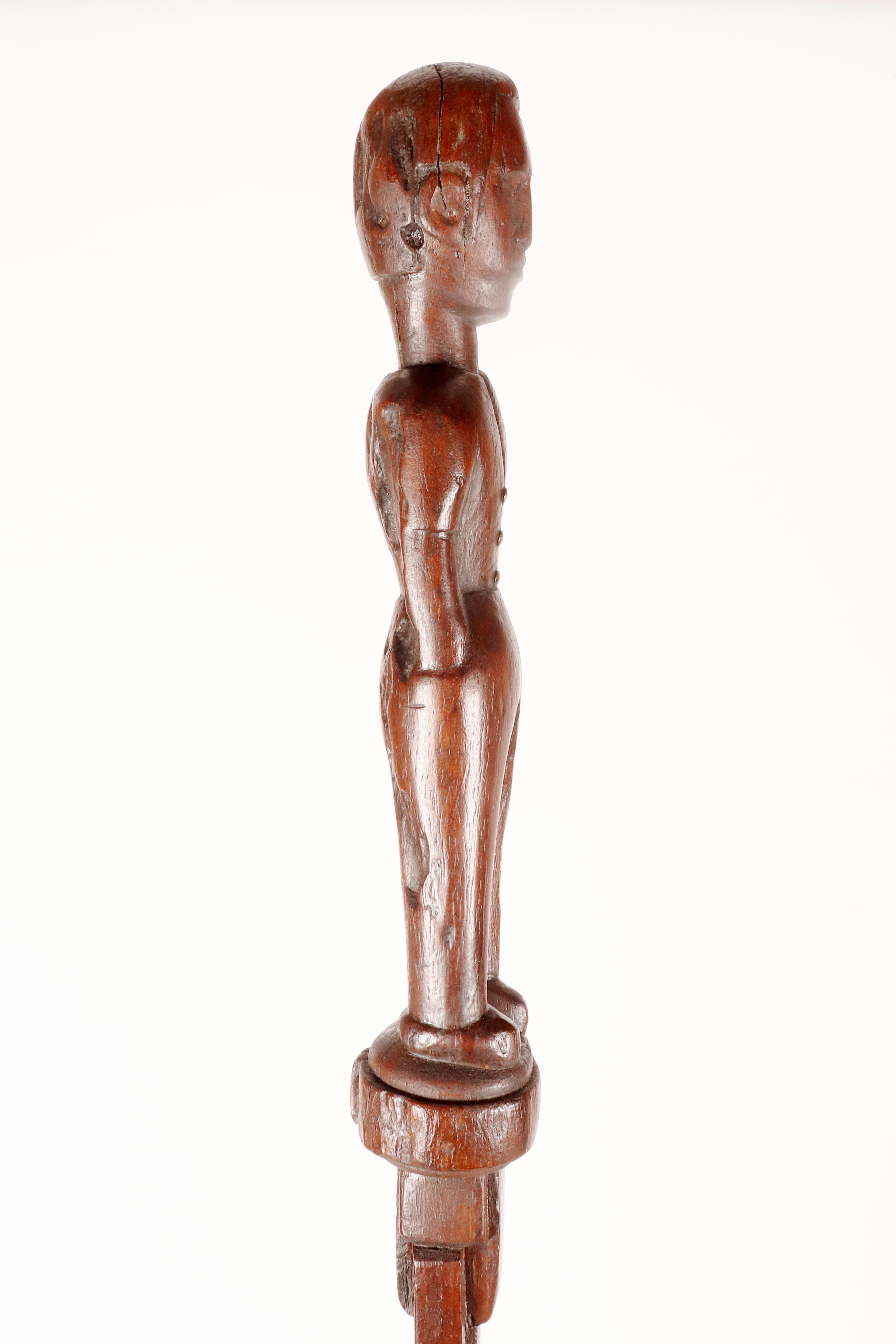 Canne d'art populaire représentant un homme sur un manche en forme de chaîne, États-Unis, années 1880. en vente 3