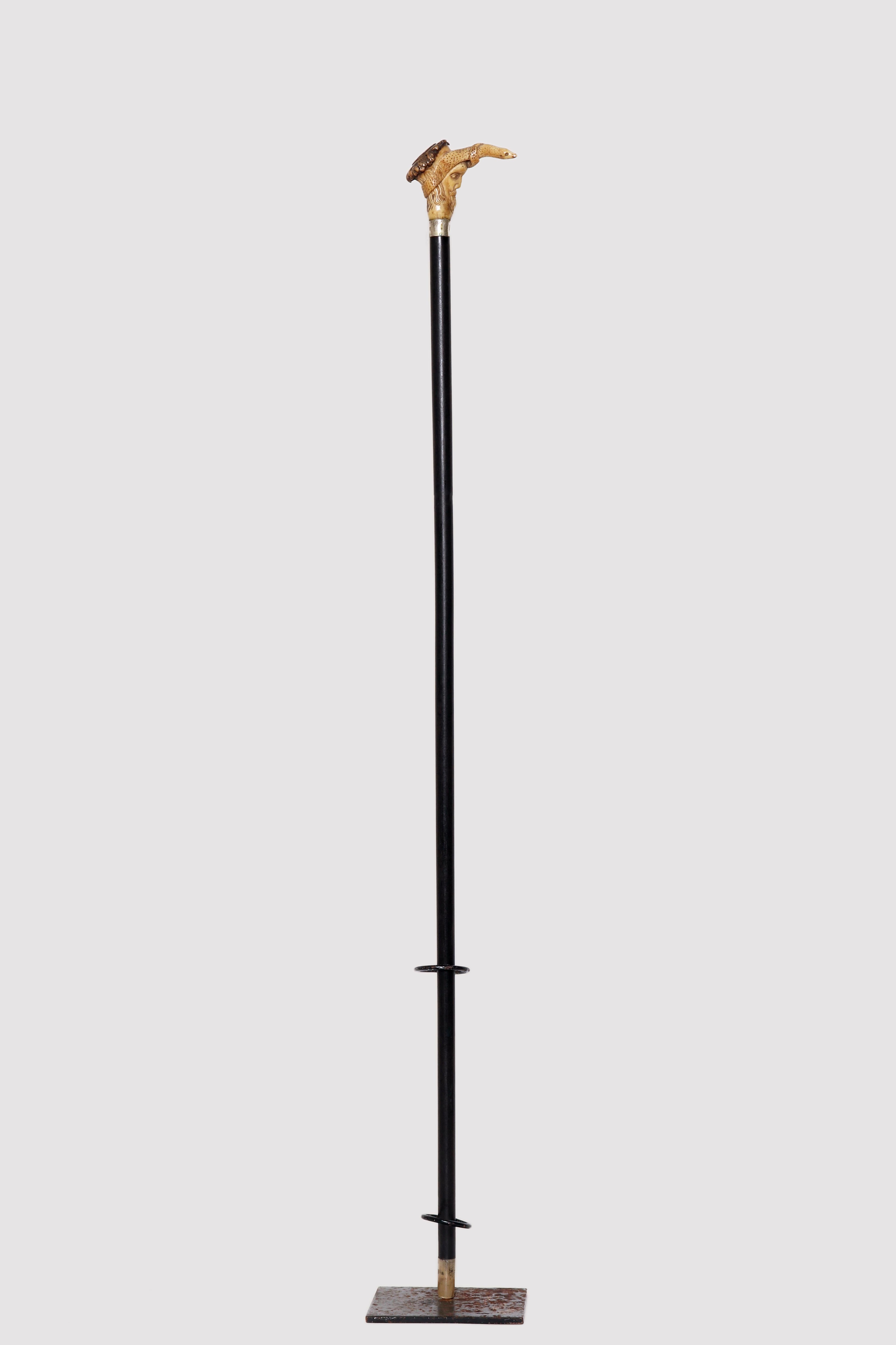 Austriaco Bastone da passeggio folkloristico con pomello in corno di cervo. Austria 1880. in vendita