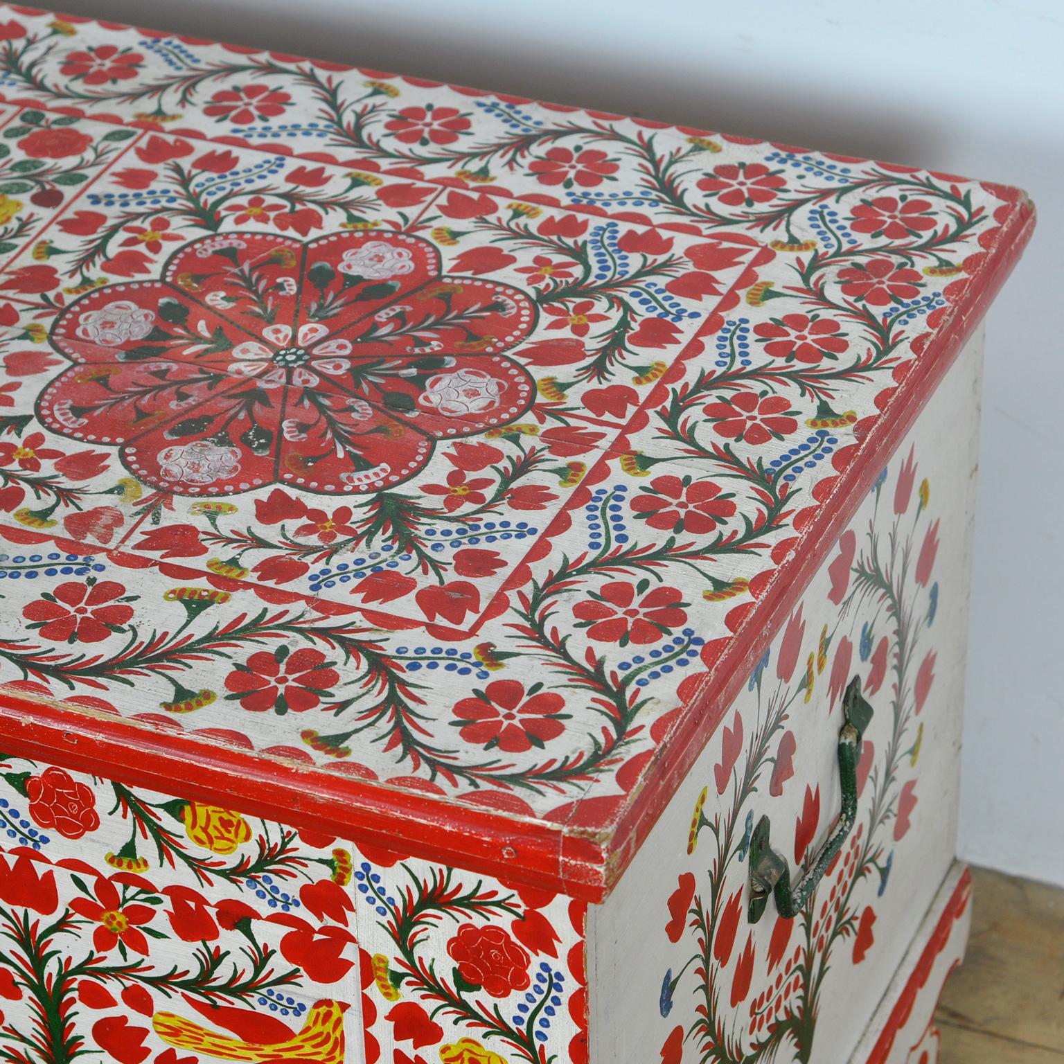 Folk Art Wedding Chest, Anno 1960 In Good Condition For Sale In Amsterdam, Noord Holland