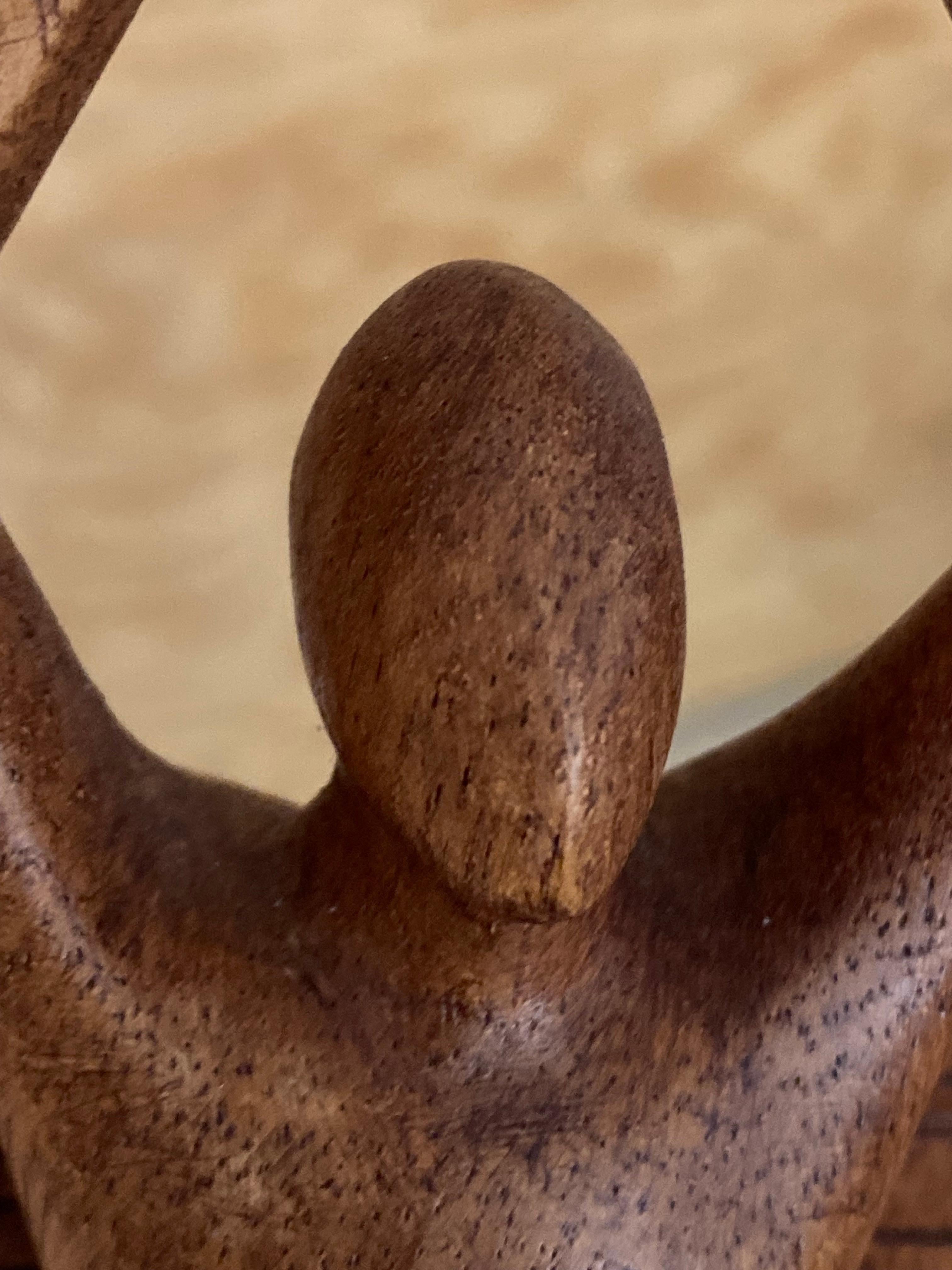 Bohémien Scultura figurativa alata di arte popolare in vendita