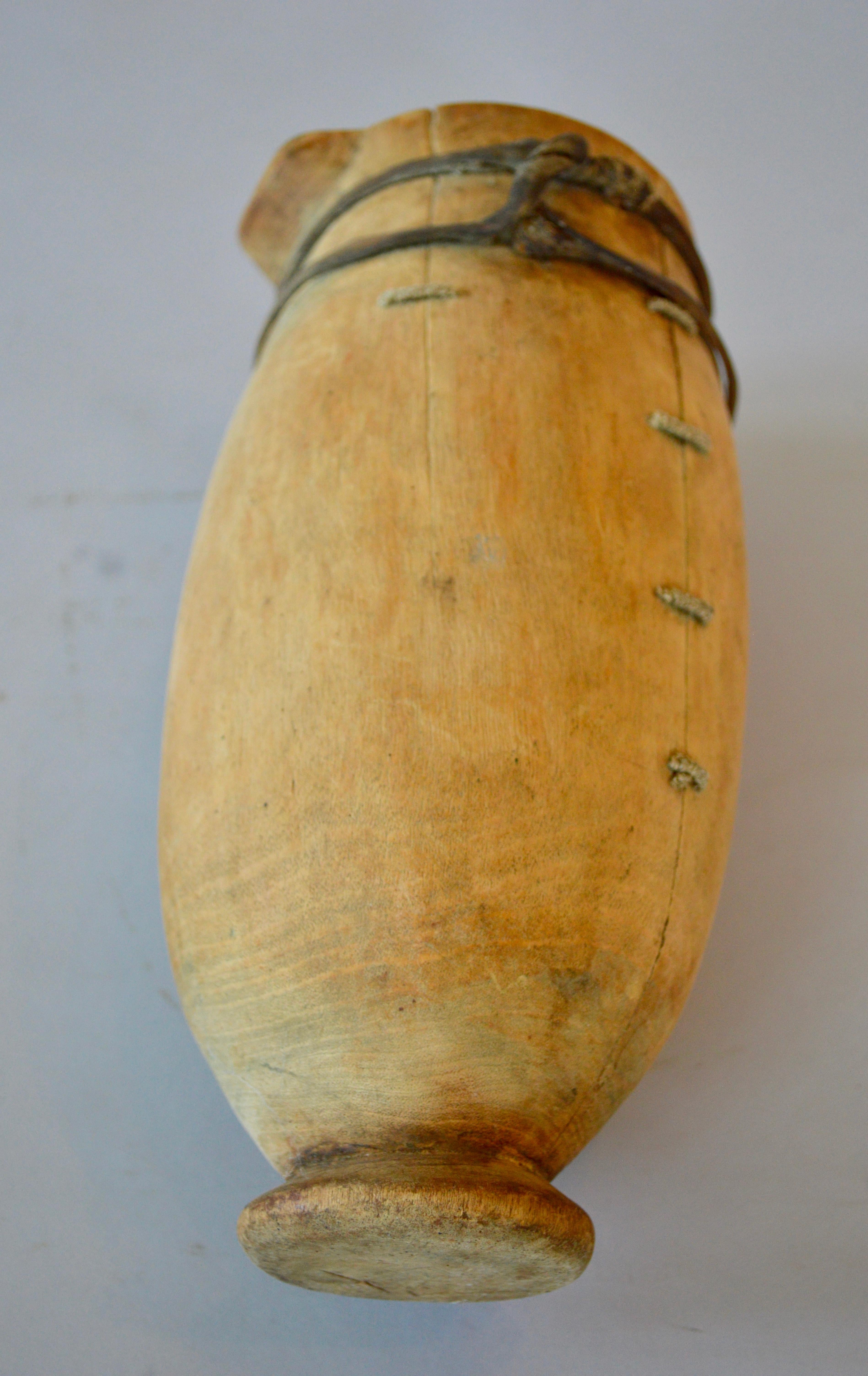 Folk Art Wooden Jar In Good Condition For Sale In Copenhagen, Copenhagen