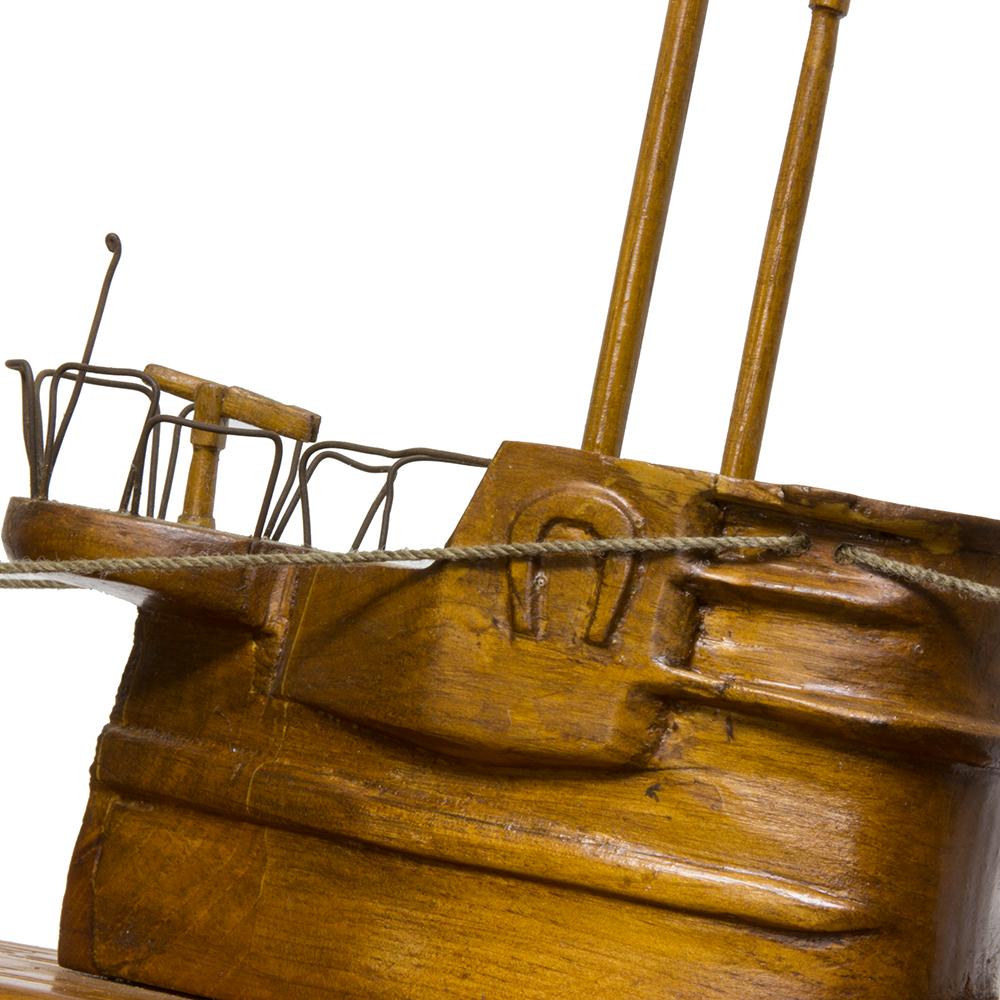 Sous-marin en bois d'art populaire 1