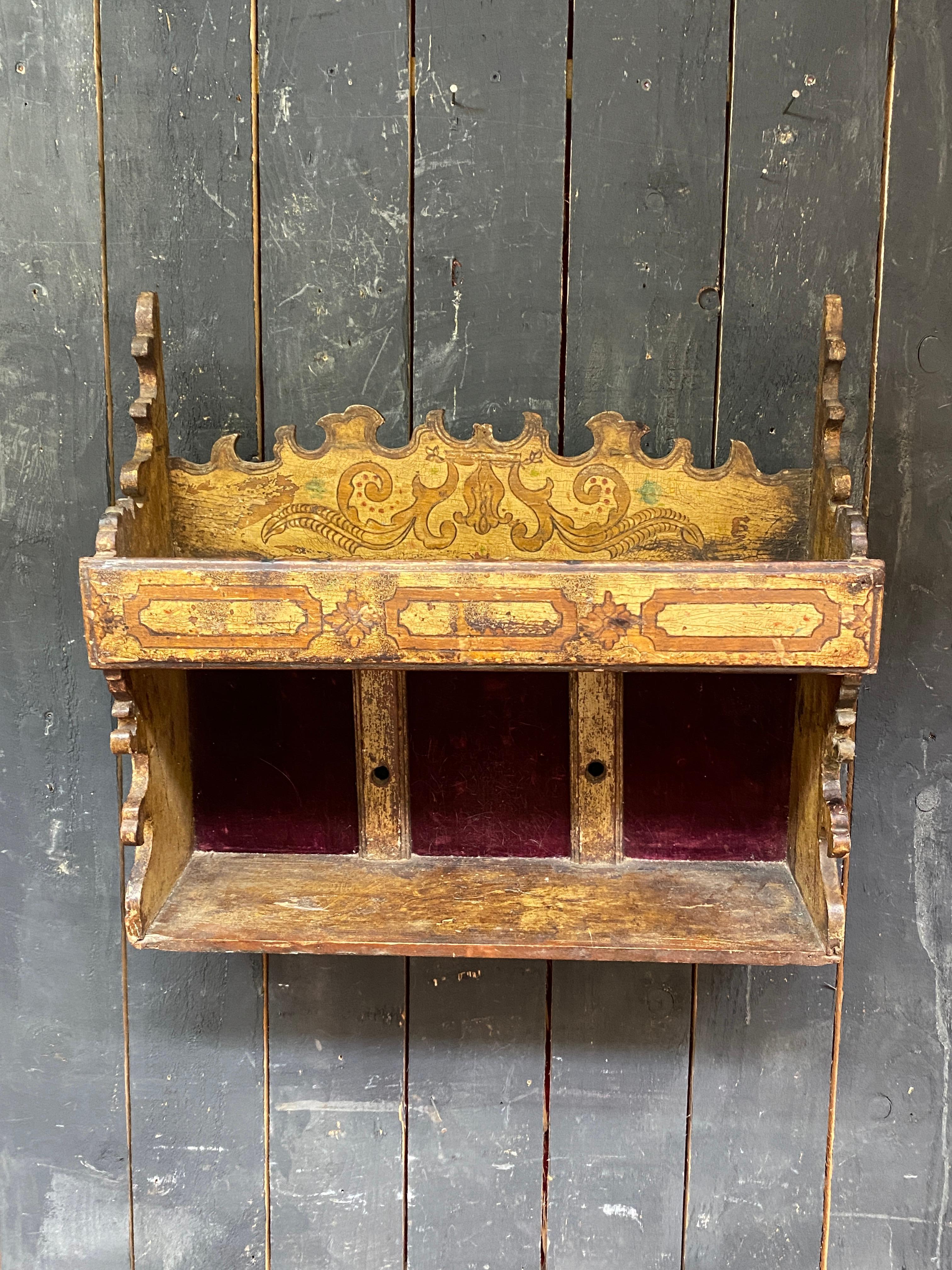 Volkskunstwerk, Regal CIRCA 1900 (Gemalt) im Angebot
