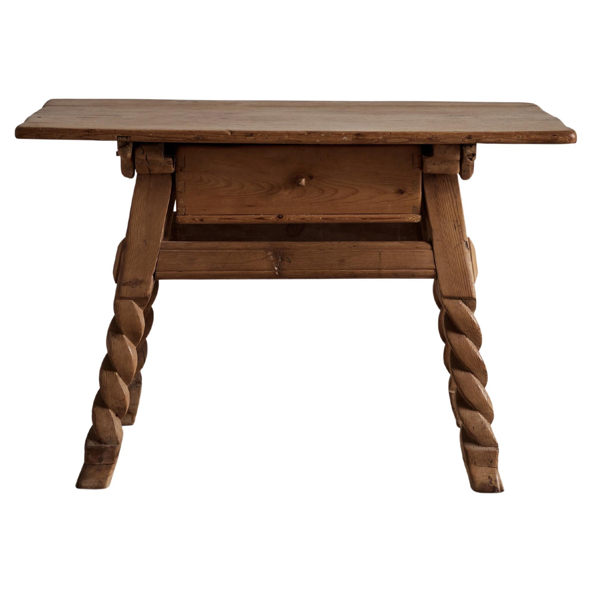 Folk Heart Table im Angebot