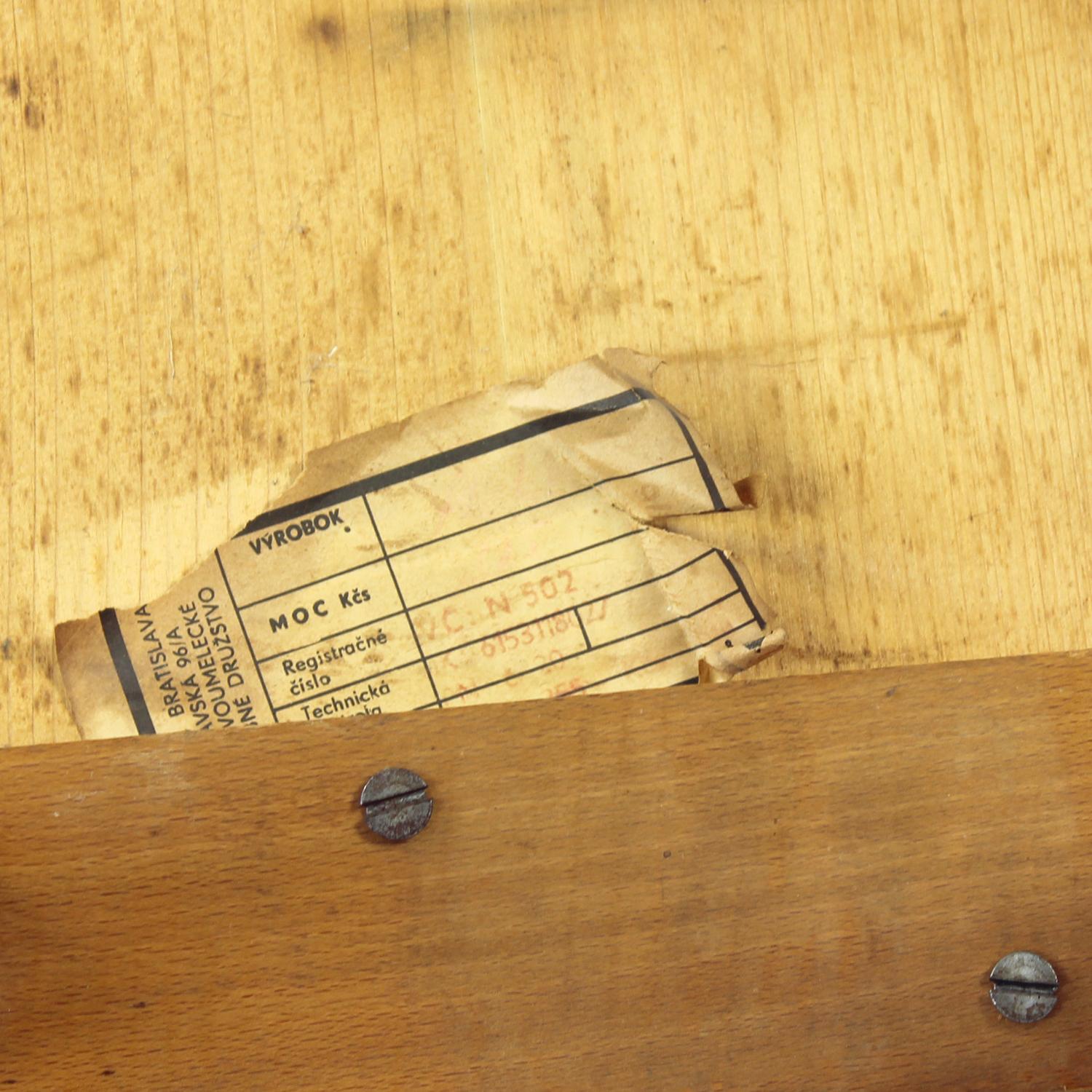 Folk Style Esszimmerstuhl aus Holz, Tschechoslowakei 1970er Jahre im Angebot 5